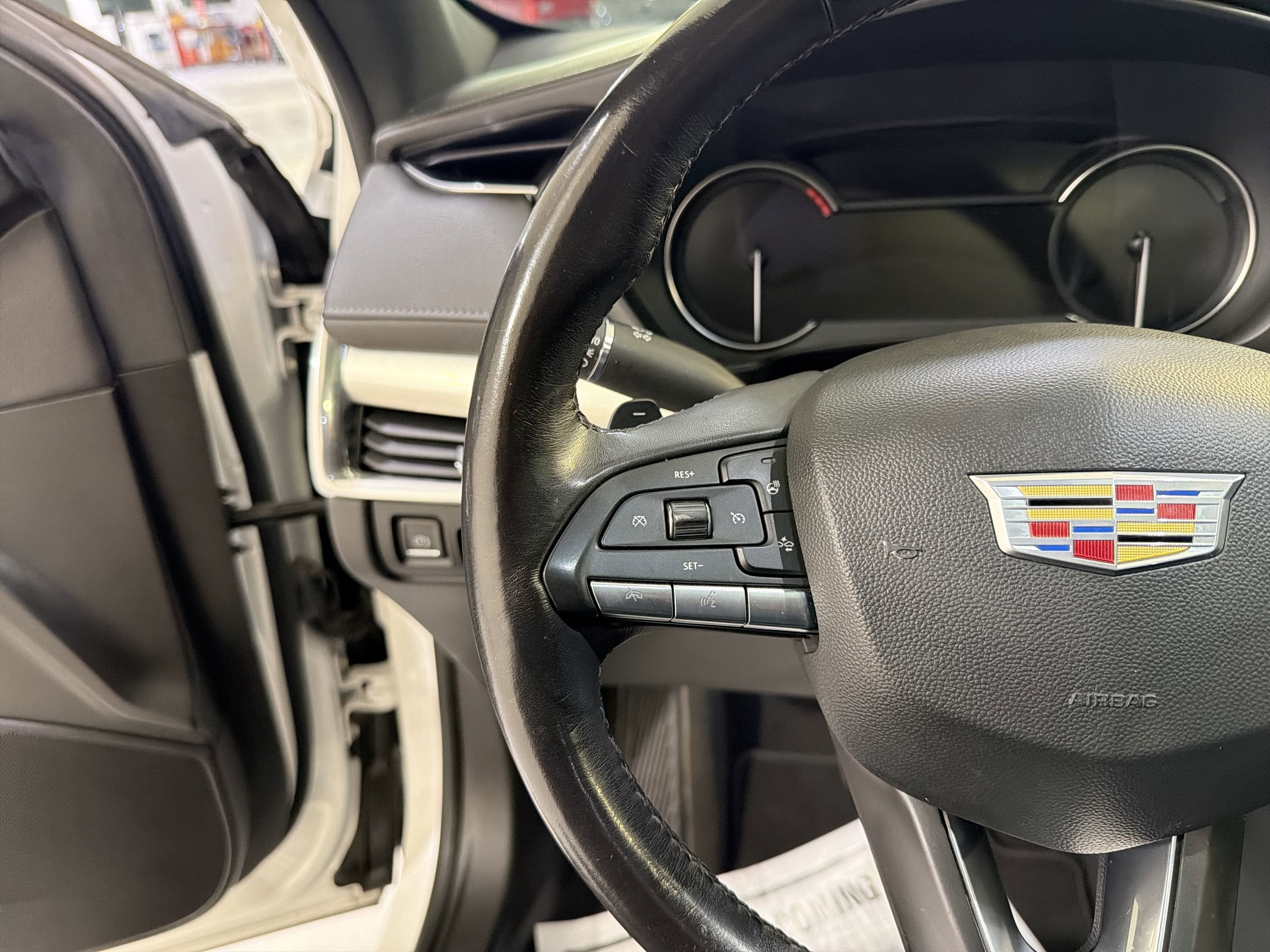 2023 Cadillac XT4 FWD Premium Luxury