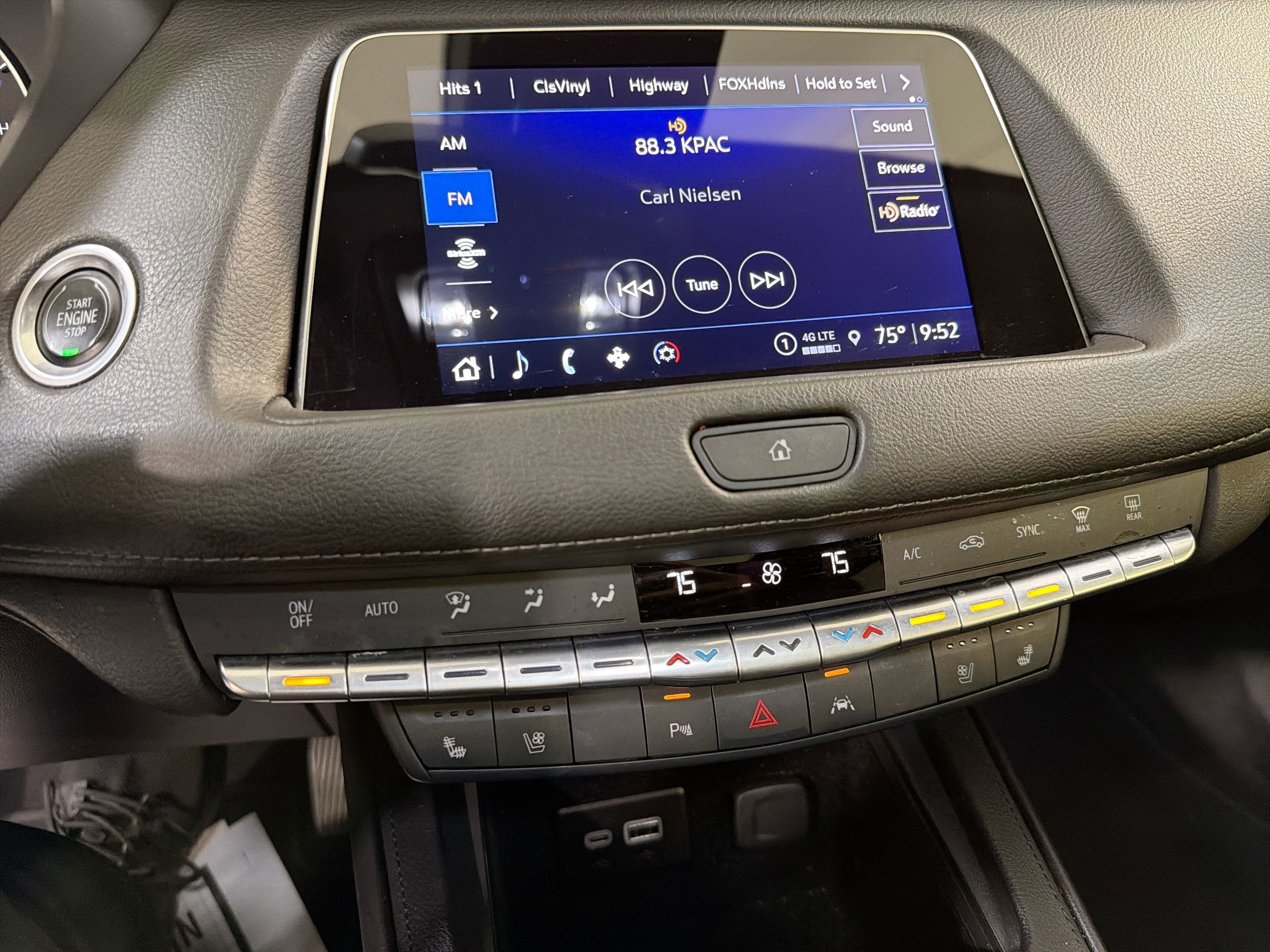 2023 Cadillac XT4 FWD Premium Luxury