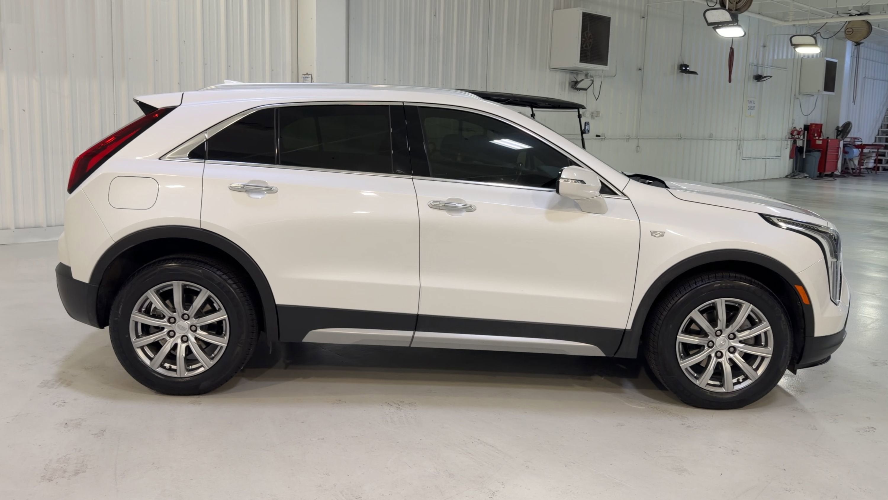 2023 Cadillac XT4 FWD Premium Luxury
