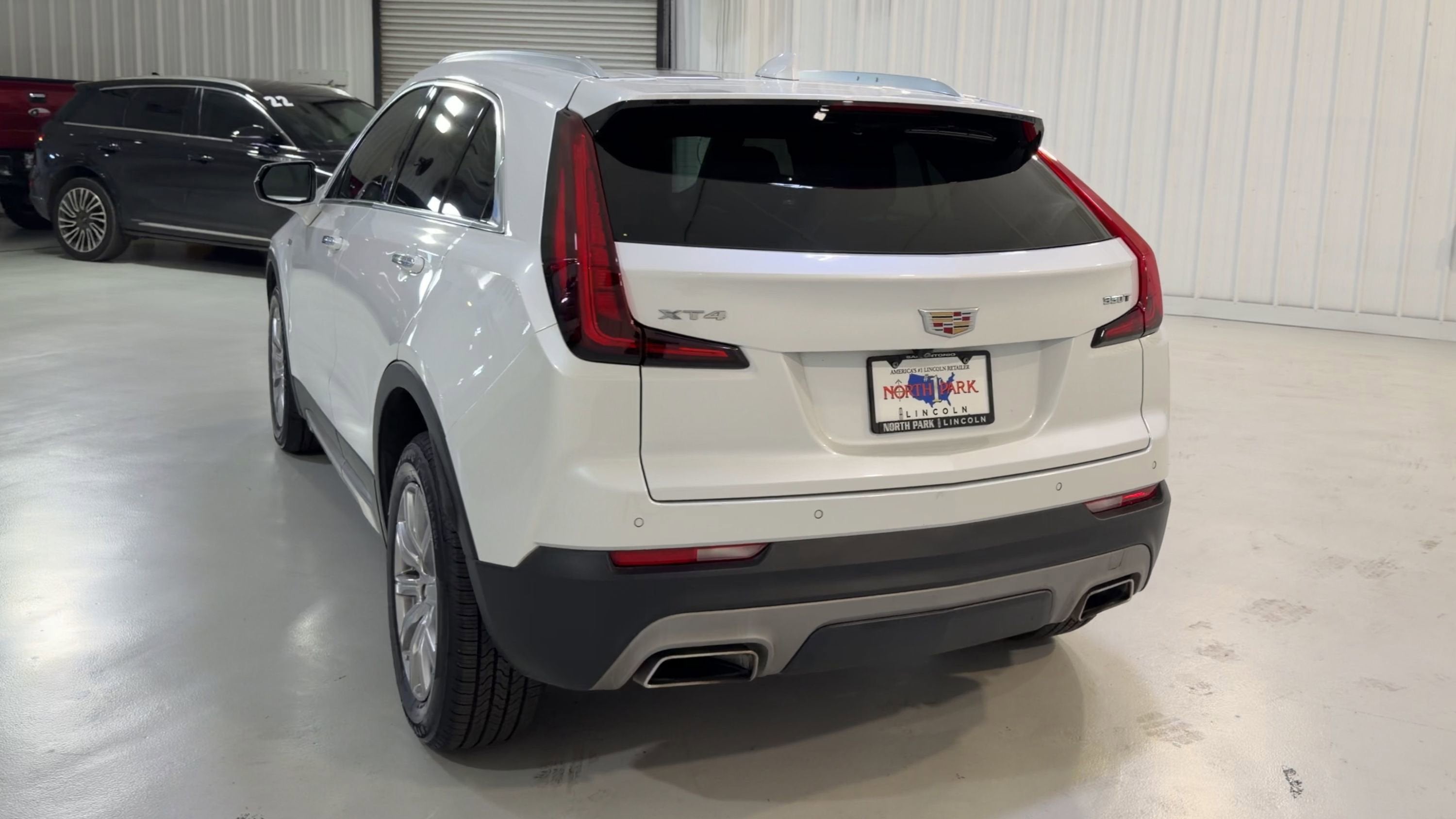 2023 Cadillac XT4 FWD Premium Luxury