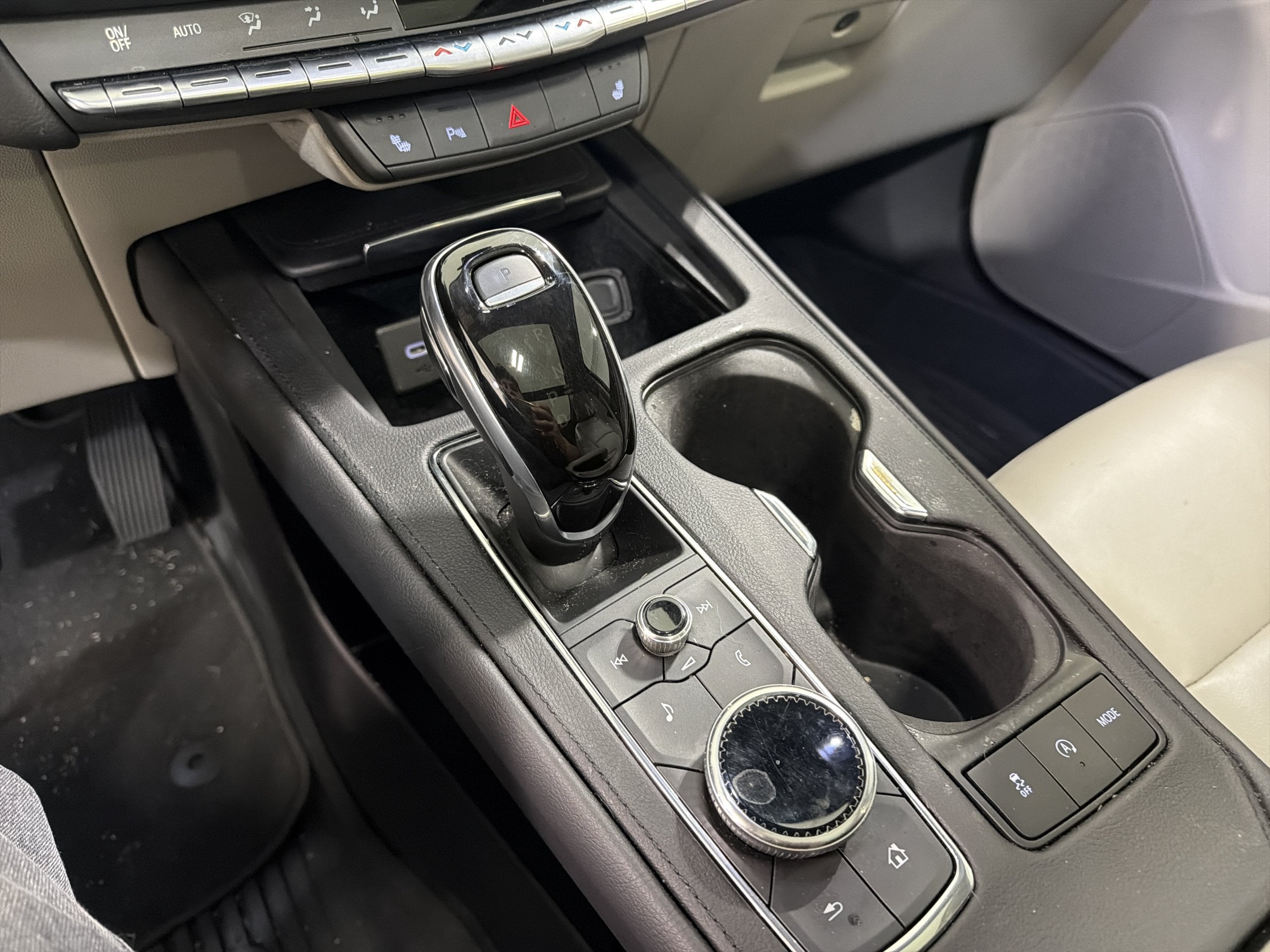 2021 Cadillac XT4 FWD Premium Luxury