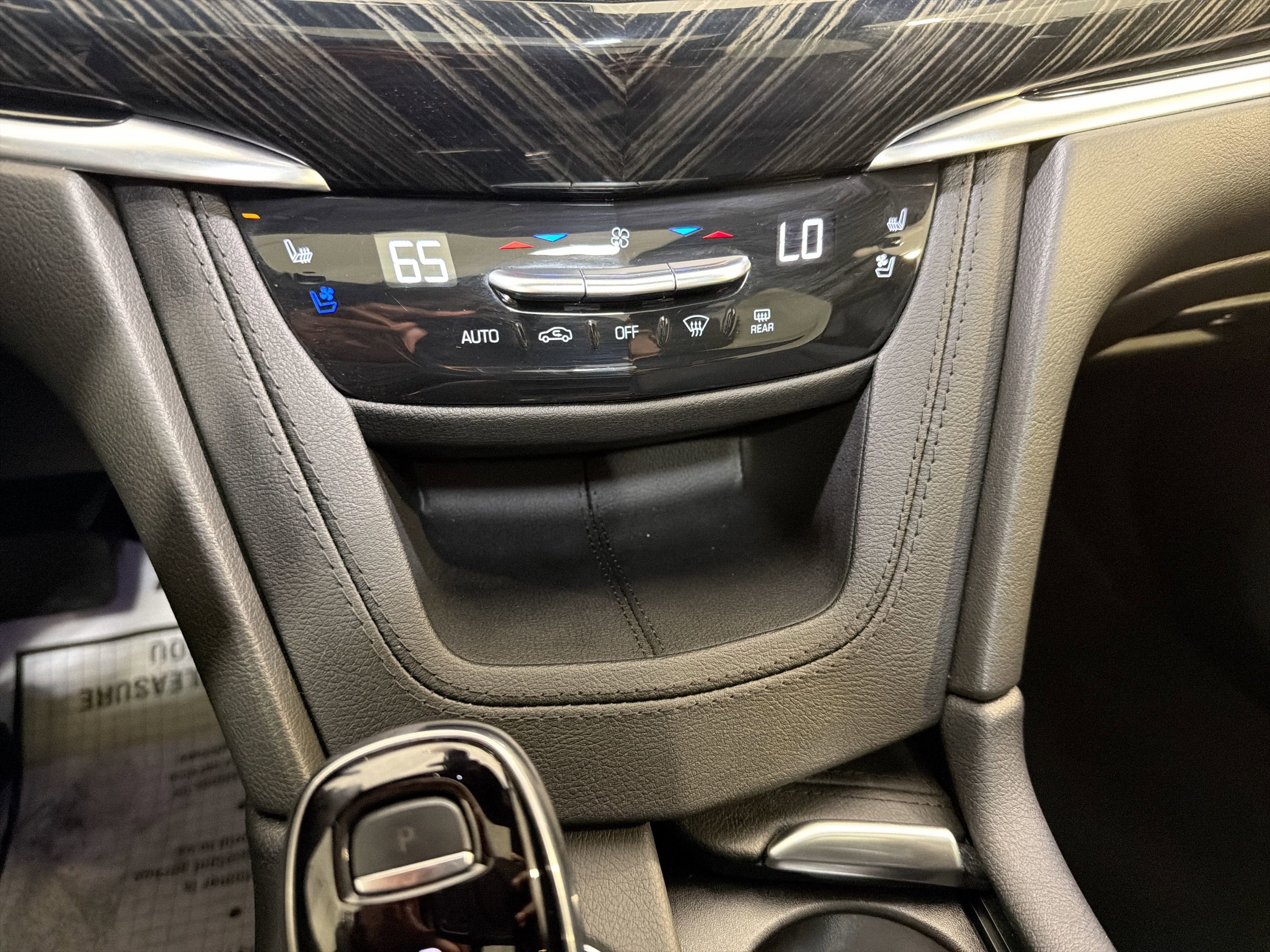 2024 Cadillac XT6 FWD Premium Luxury
