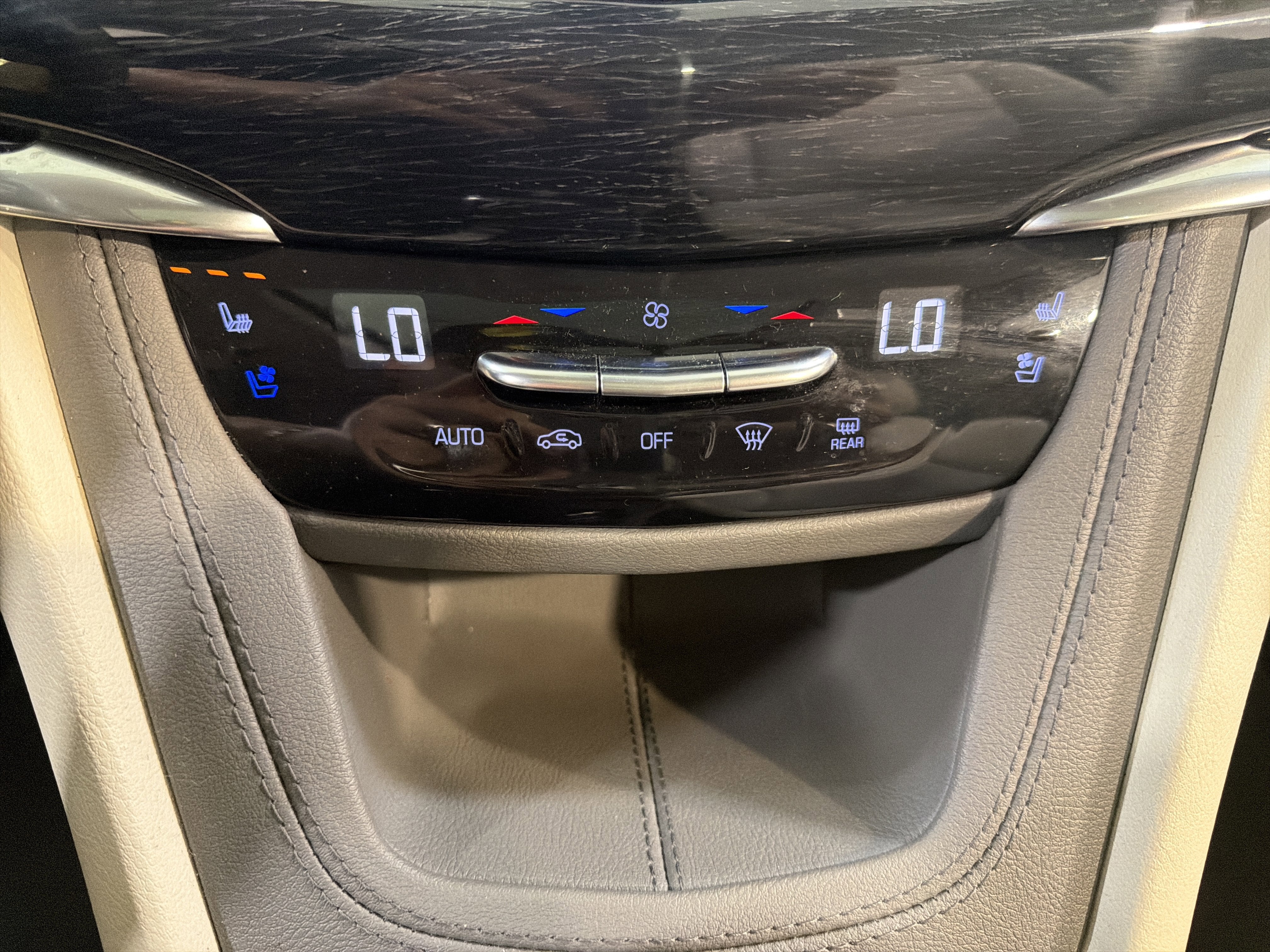 2023 Cadillac XT6 FWD Premium Luxury