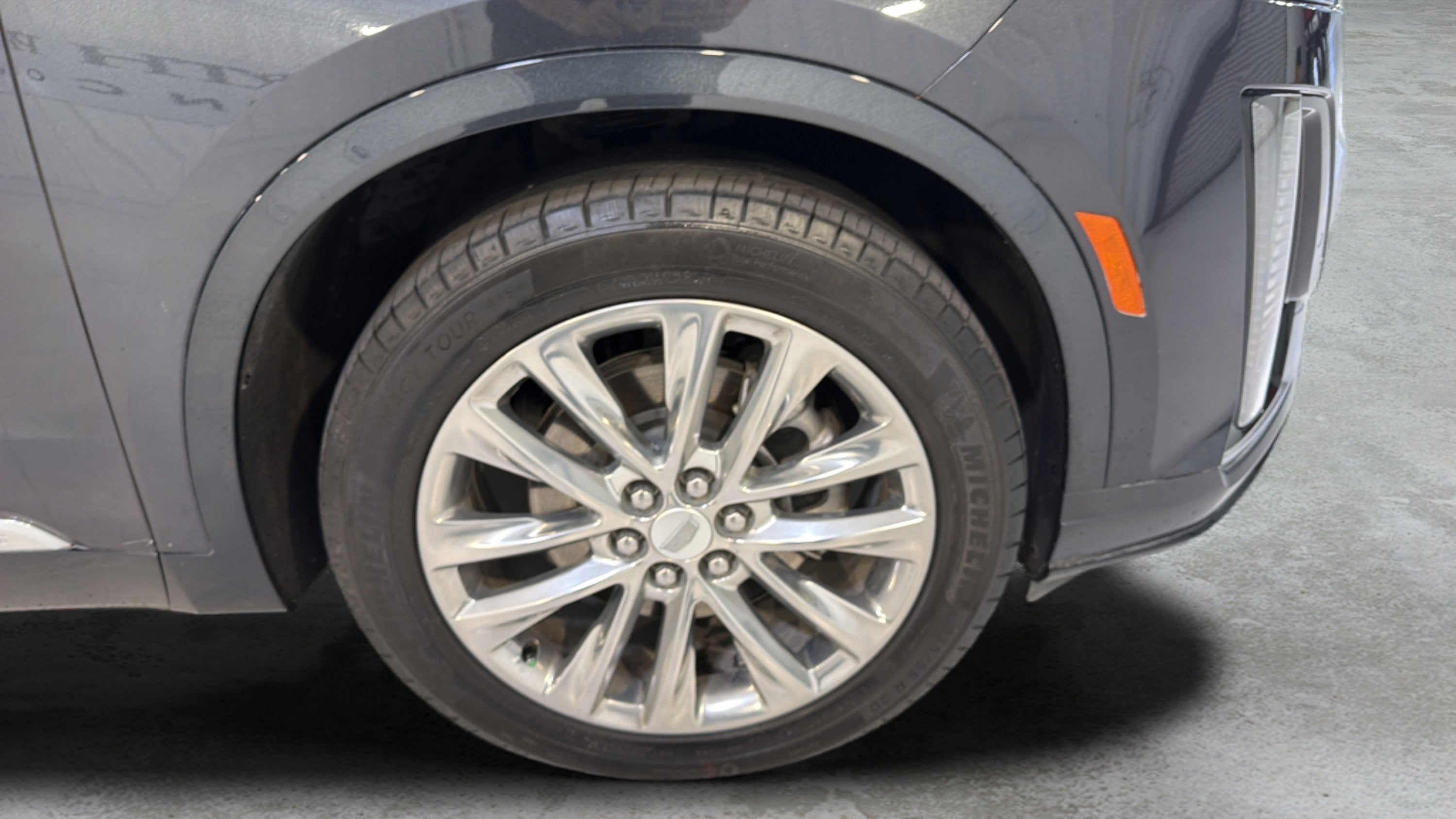 2023 Cadillac XT6 FWD Premium Luxury