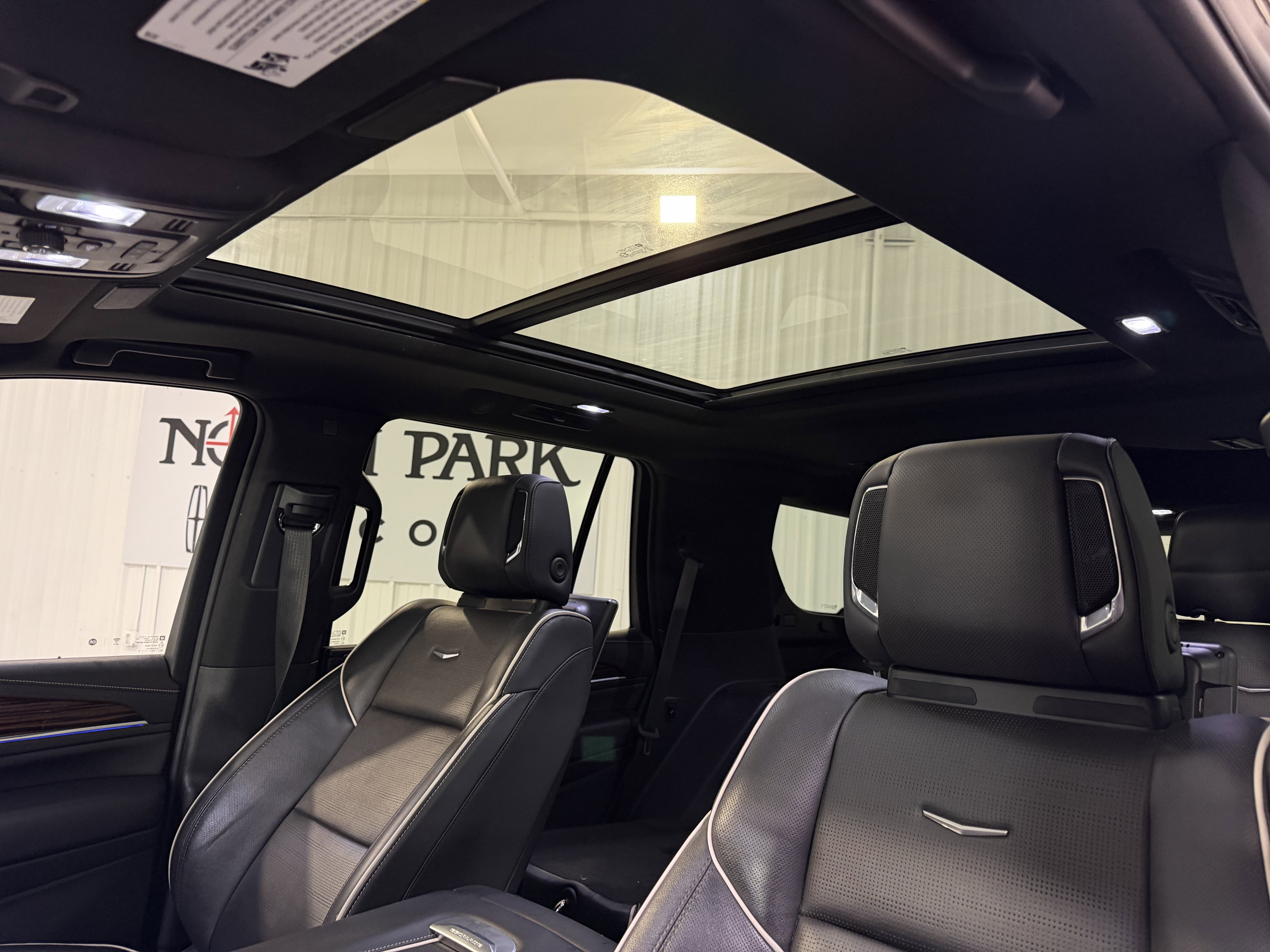 2022 Cadillac Escalade Premium Luxury