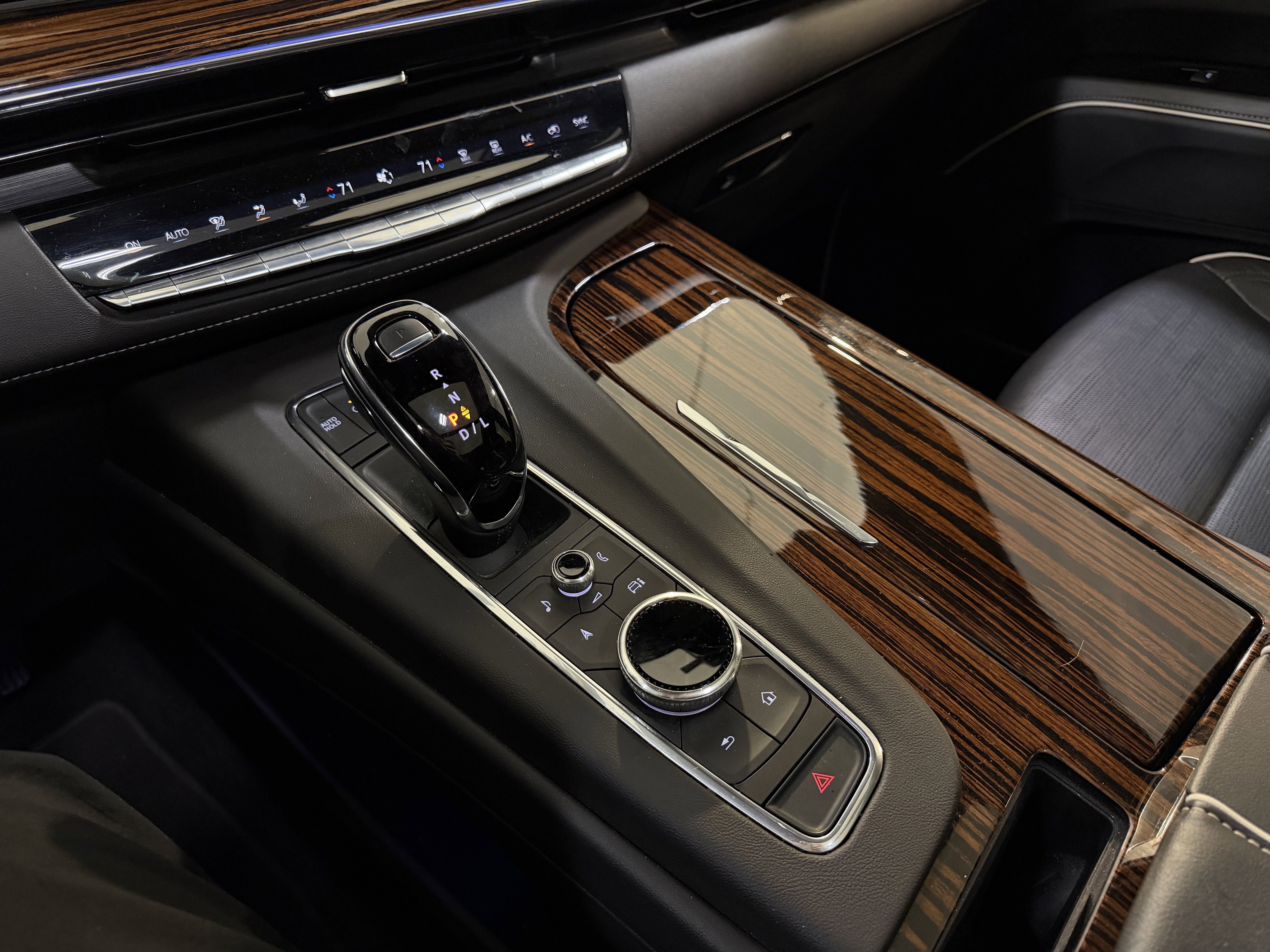 2022 Cadillac Escalade Premium Luxury