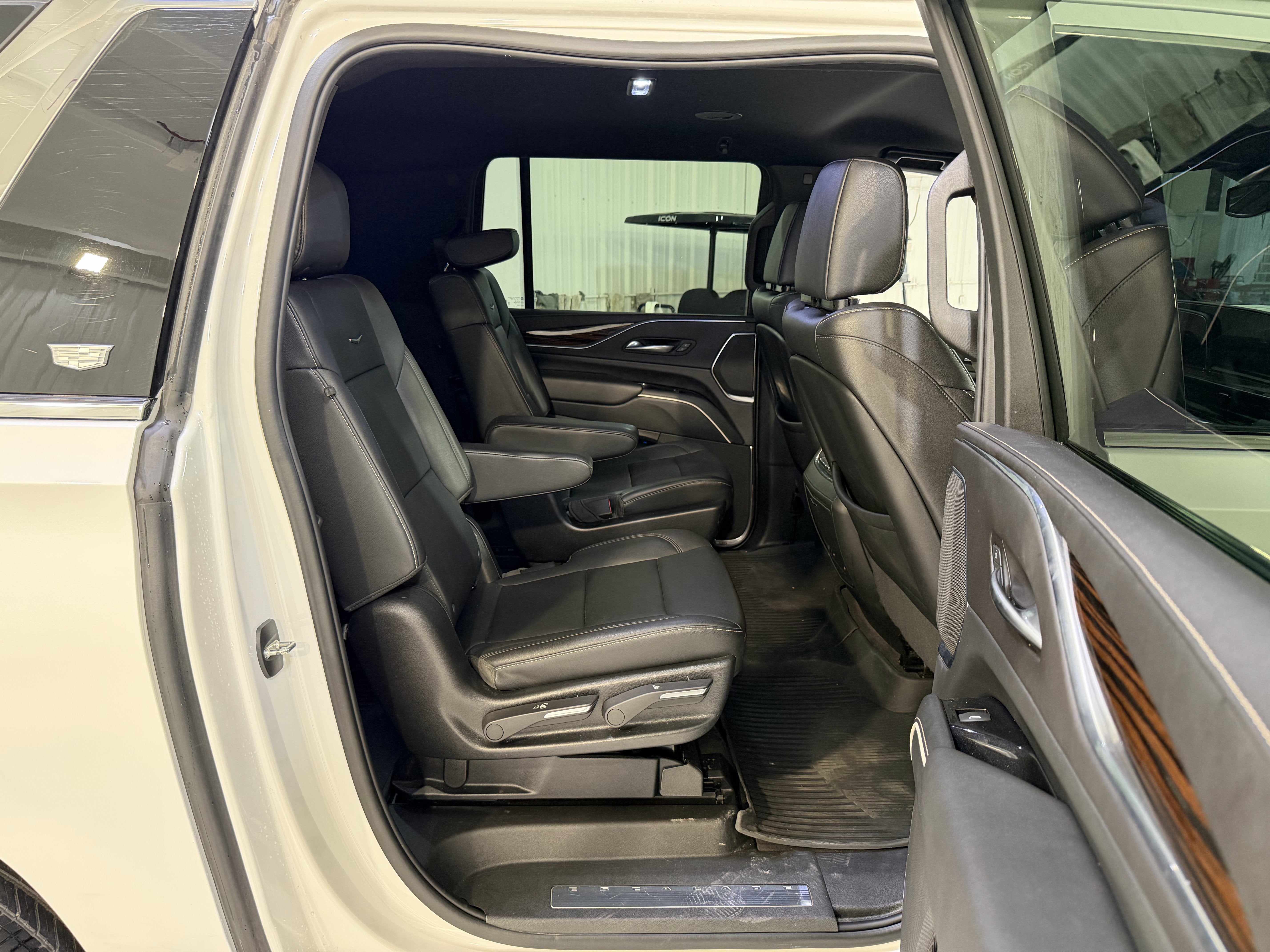 2022 Cadillac Escalade ESV Luxury