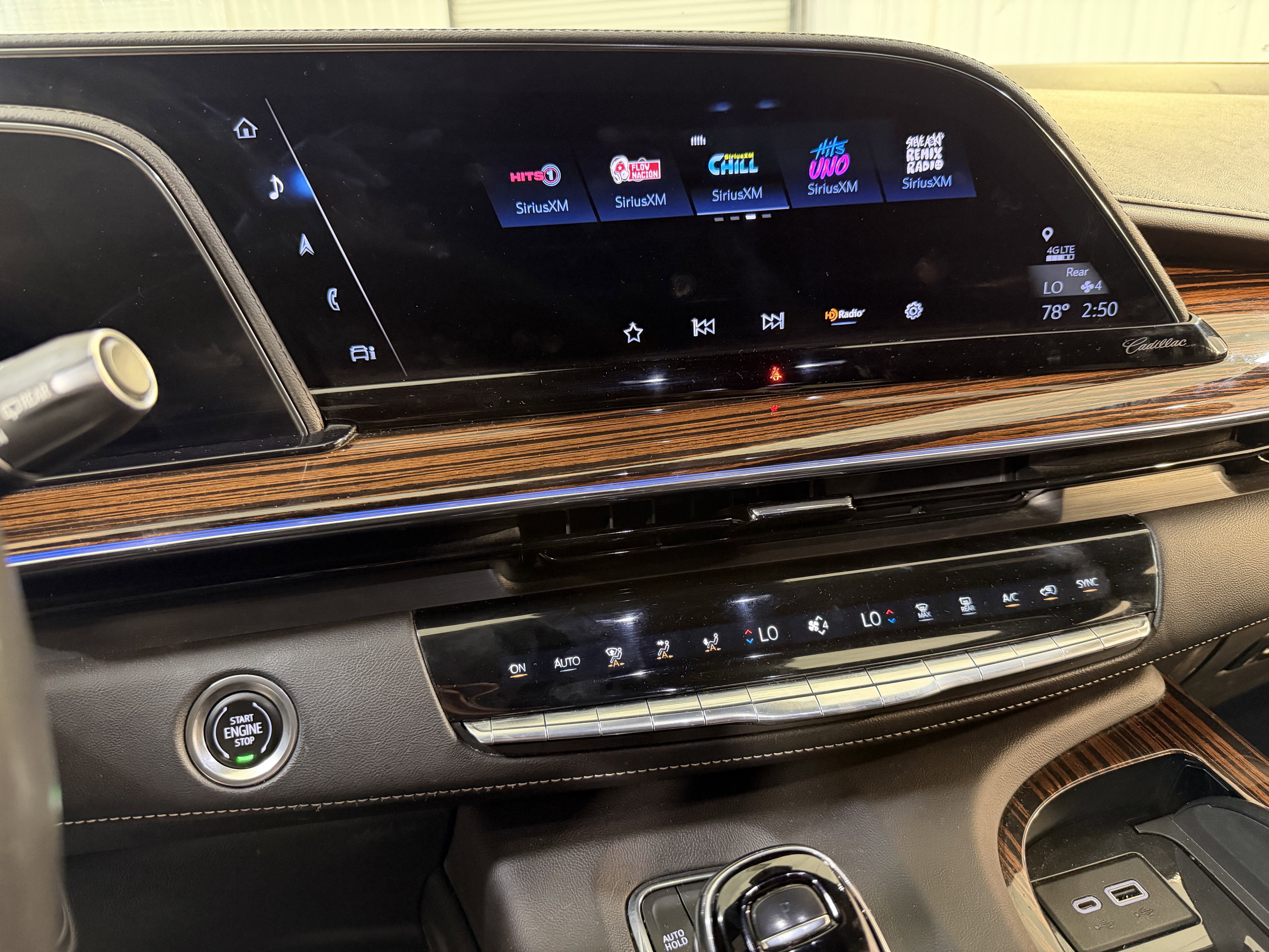 2022 Cadillac Escalade ESV Luxury