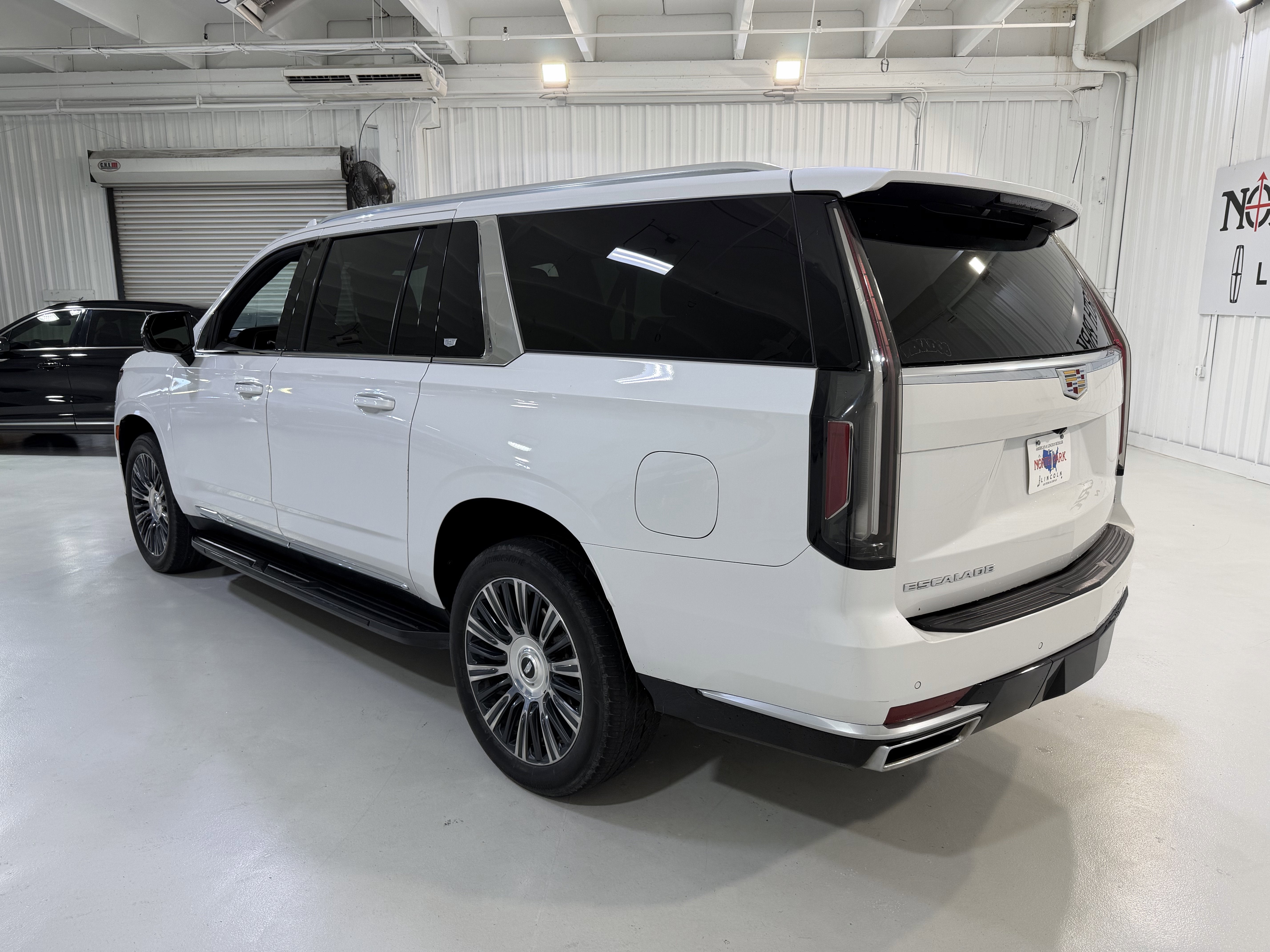2022 Cadillac Escalade ESV Luxury