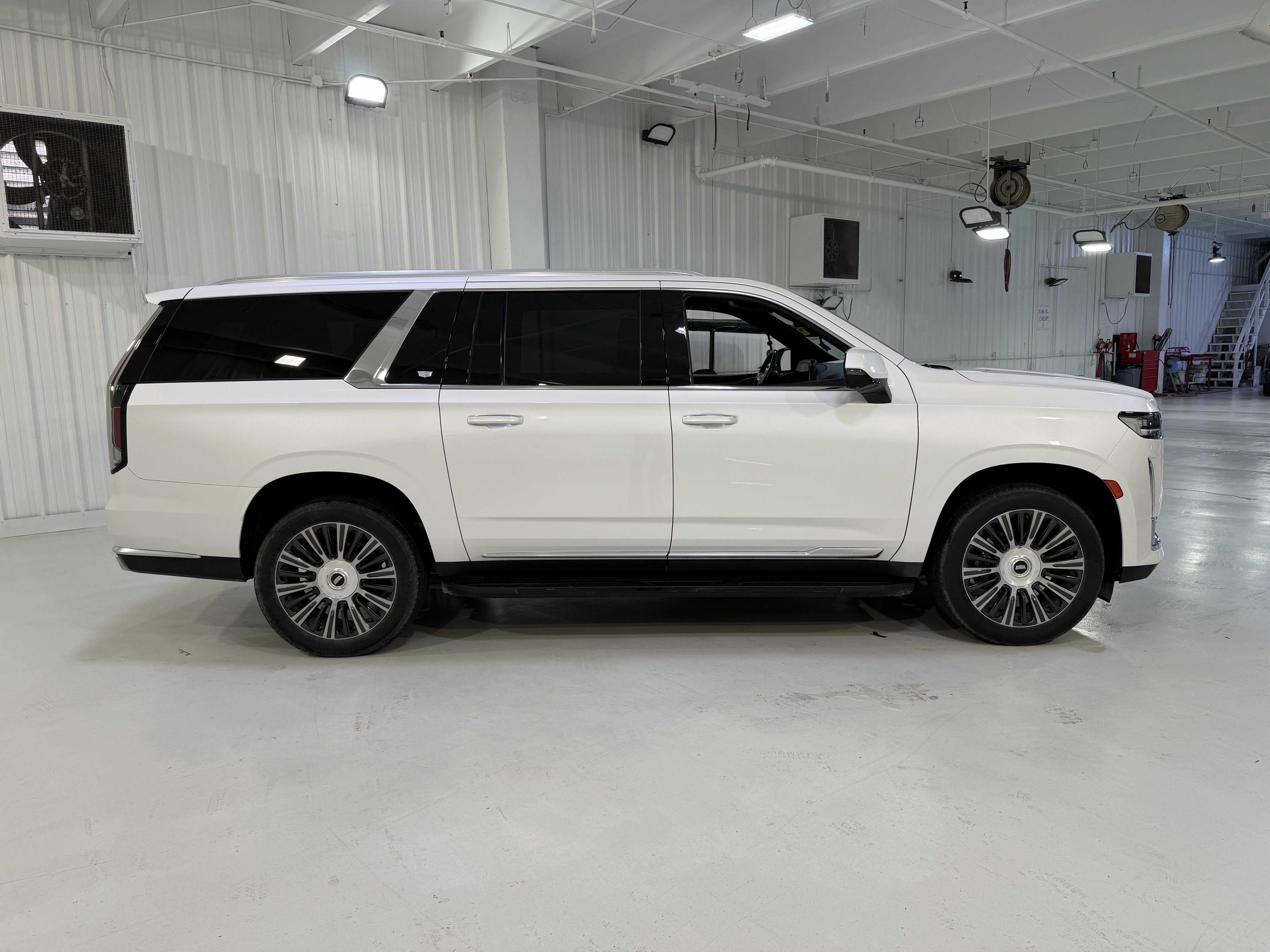 2022 Cadillac Escalade ESV Luxury
