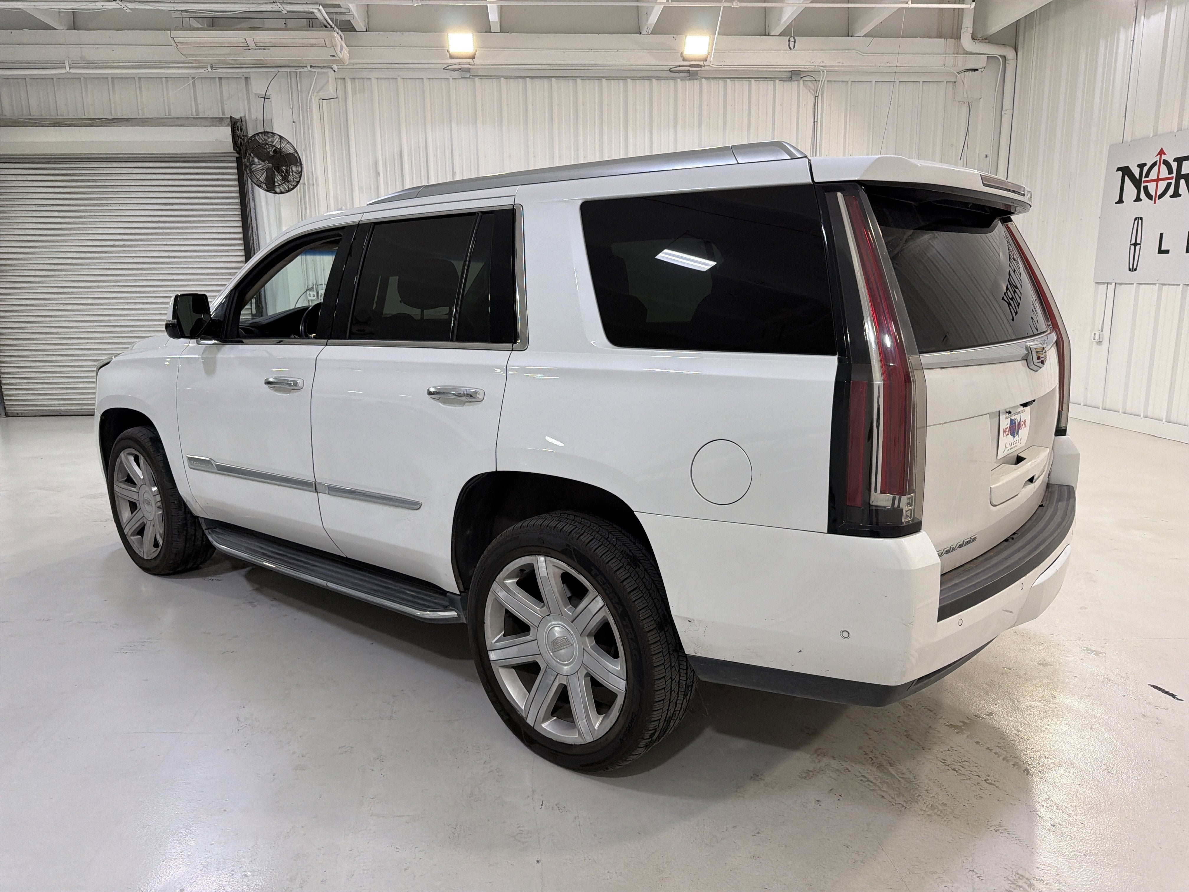 2019 Cadillac Escalade Luxury