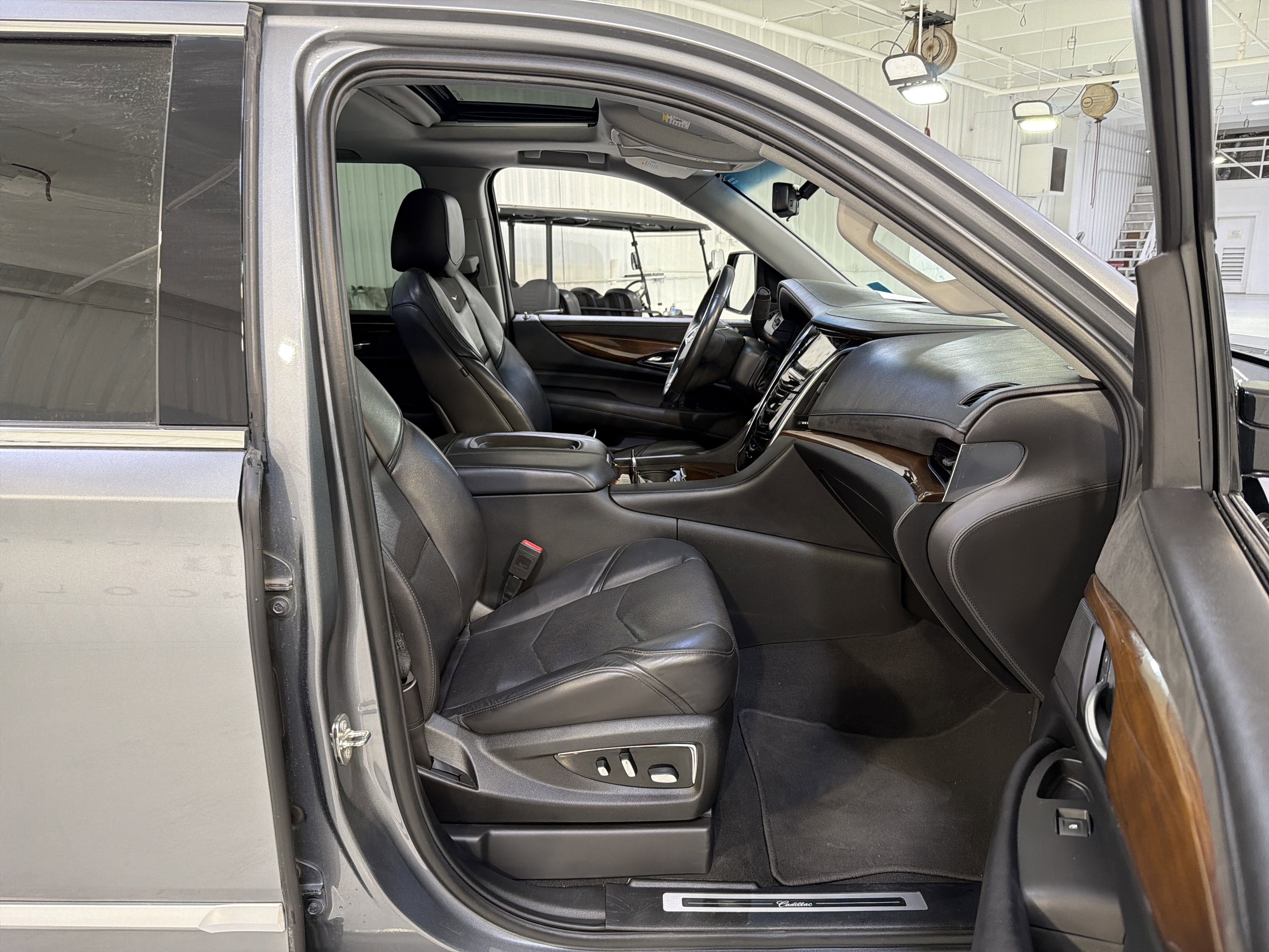 2020 Cadillac Escalade ESV Luxury