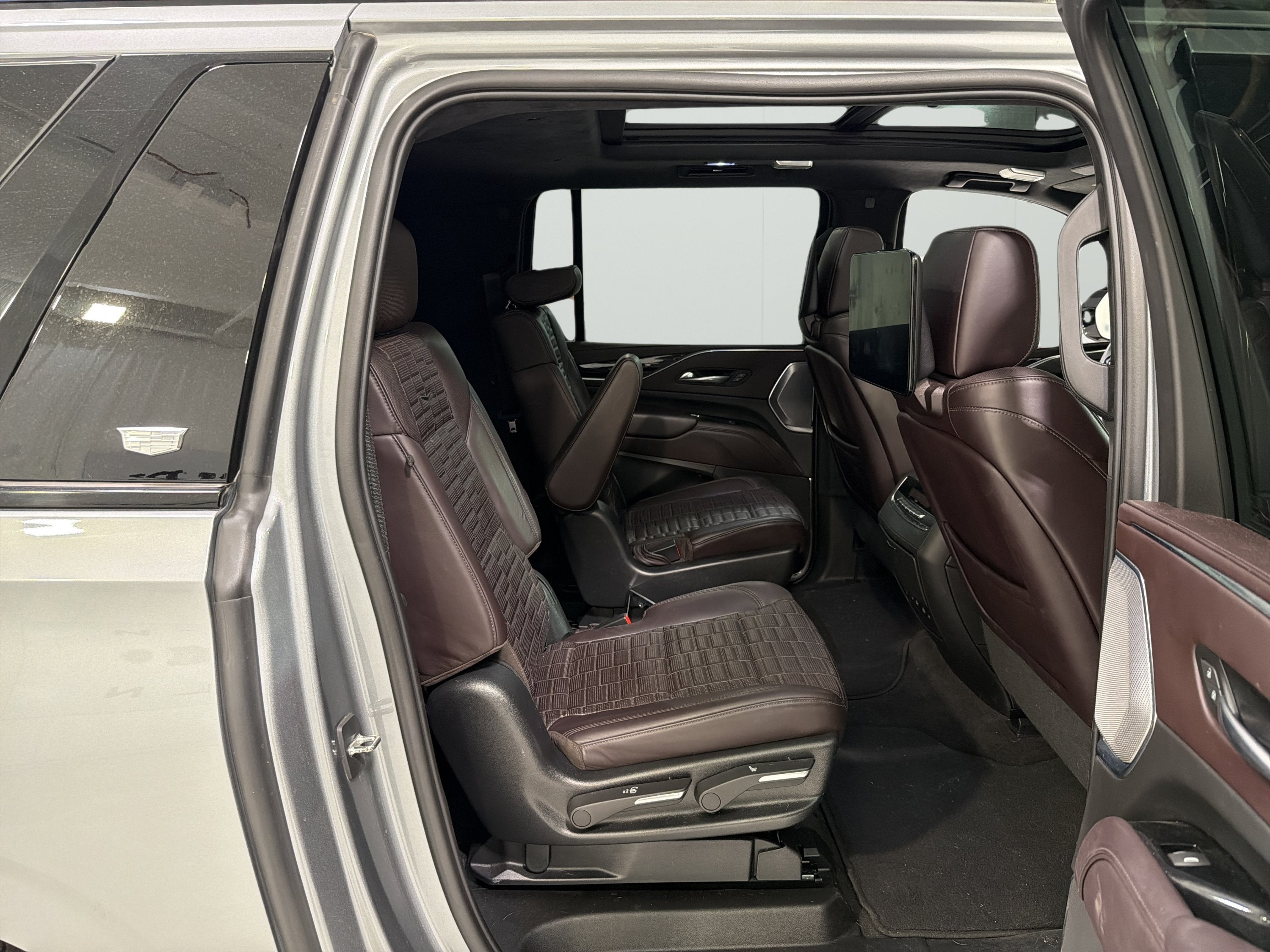 2023 Cadillac Escalade ESV AWD V-Series