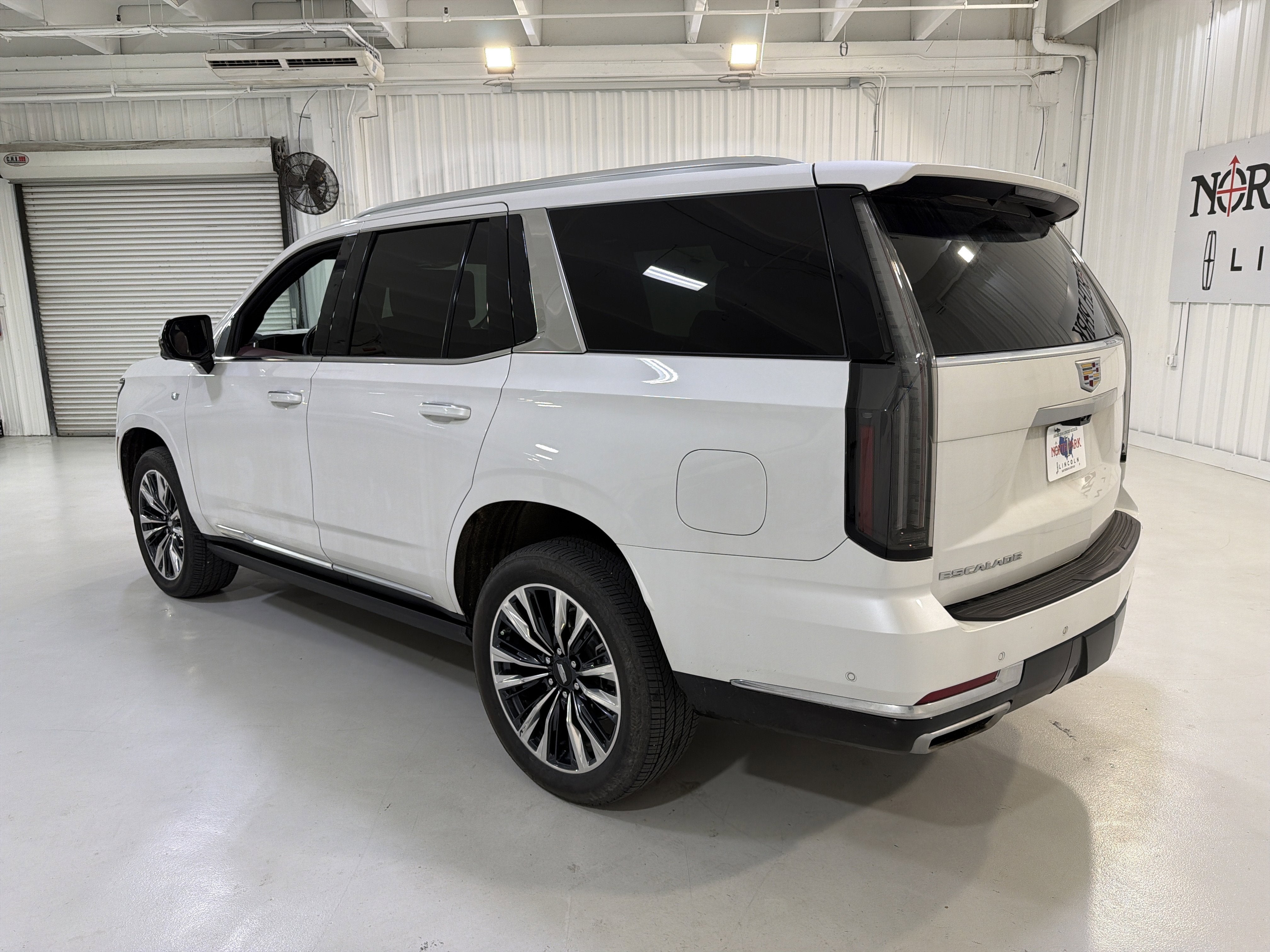 2025 Cadillac Escalade RWD Premium Luxury