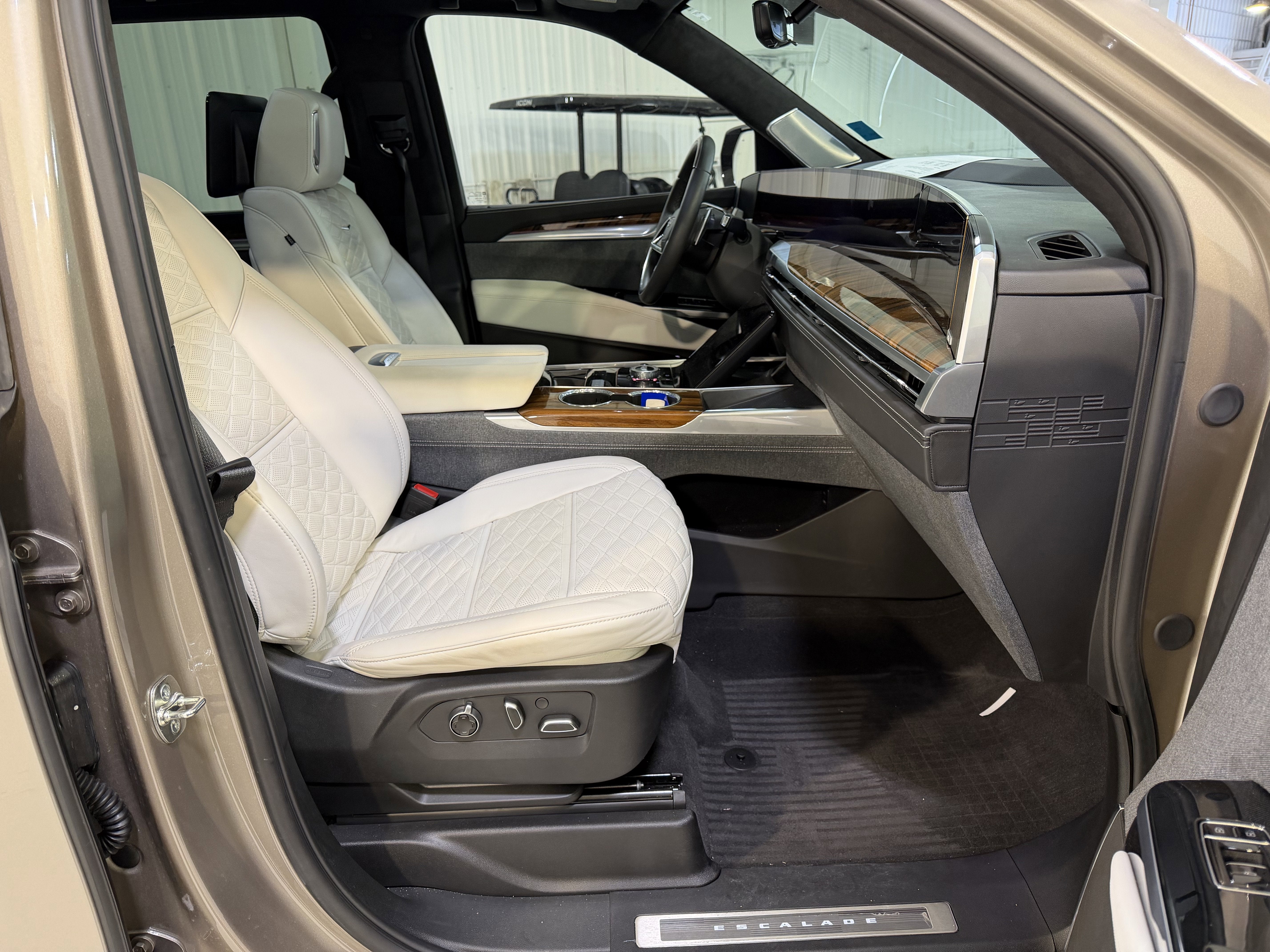 2025 Cadillac Escalade 4WD Premium Luxury Platinum