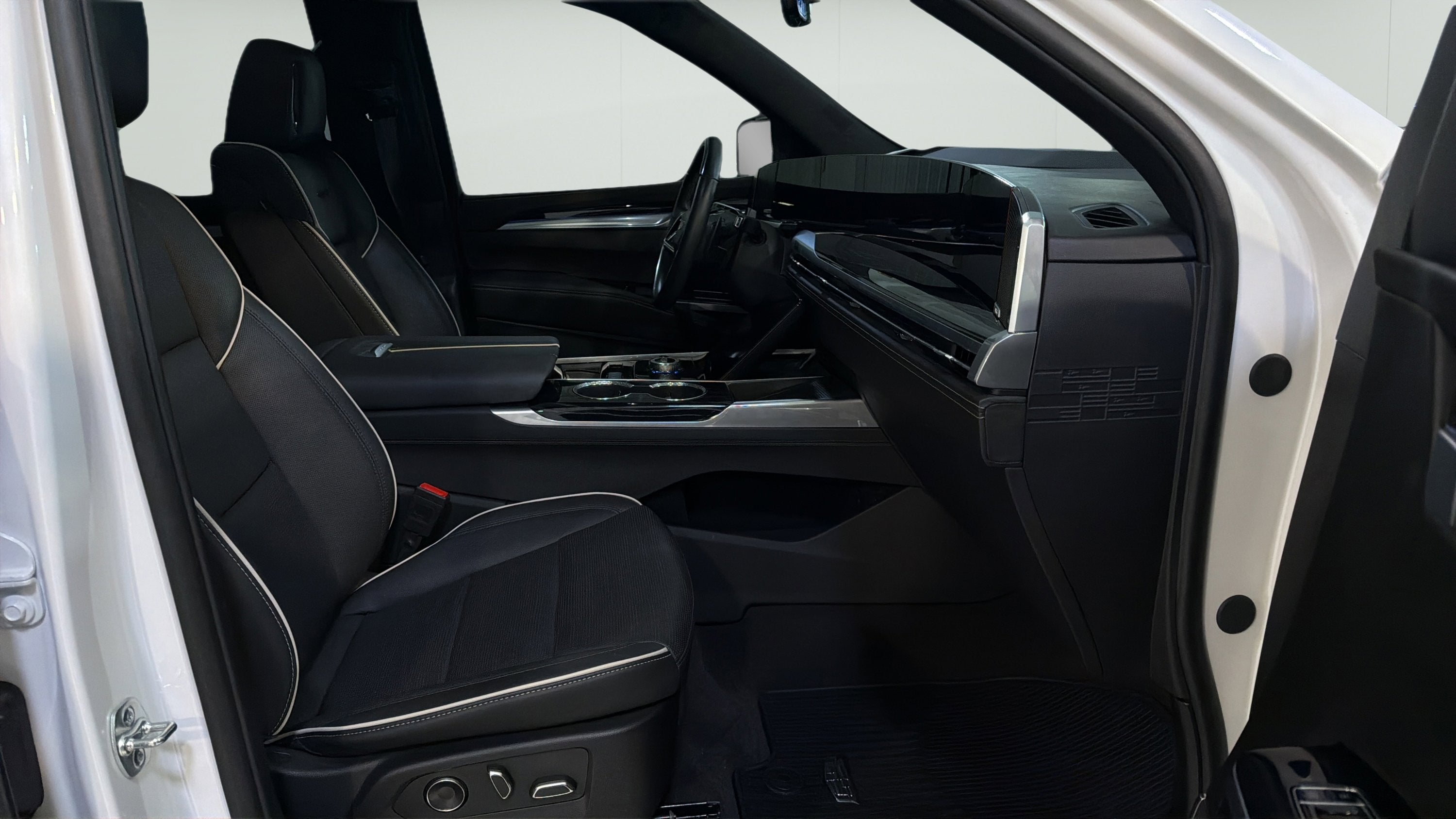 2025 Cadillac Escalade 4WD Sport