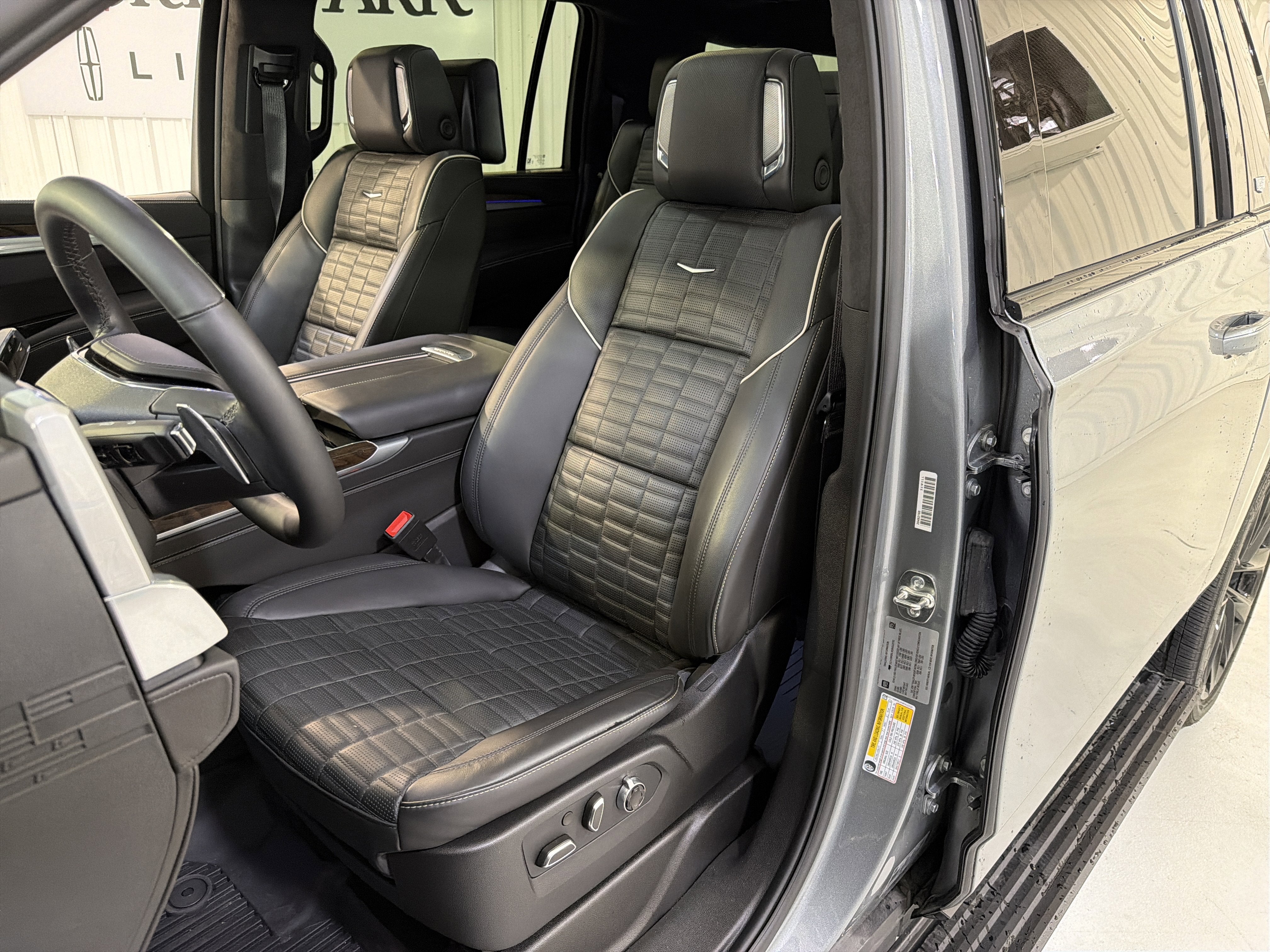 2025 Cadillac Escalade ESV 4WD Sport Platinum