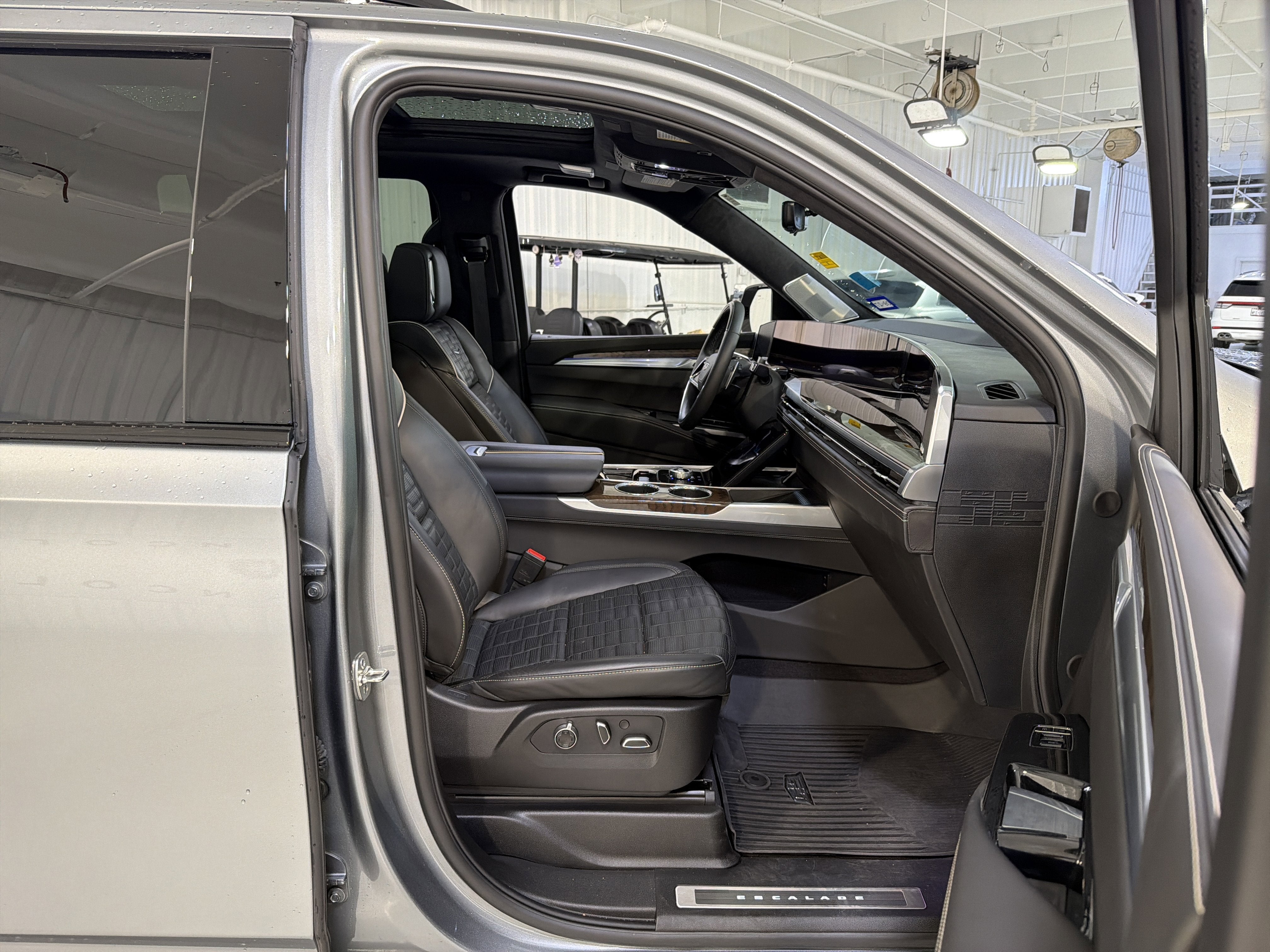 2025 Cadillac Escalade ESV 4WD Sport Platinum