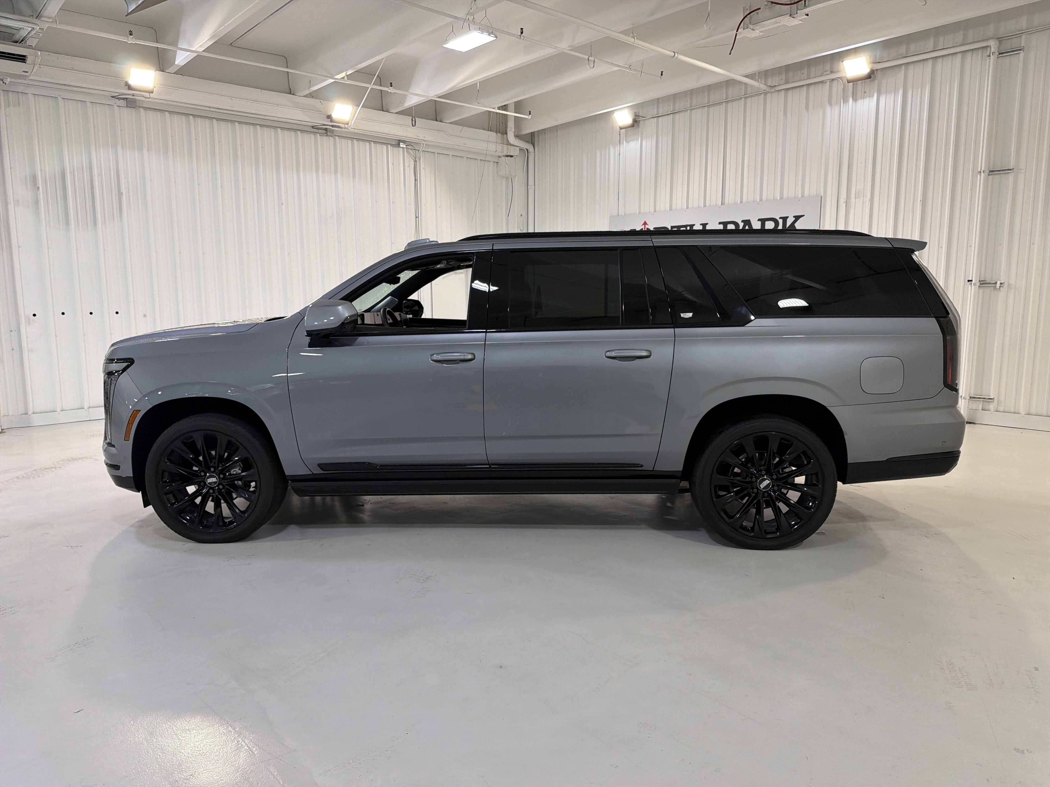 2025 Cadillac Escalade ESV 4WD Sport Platinum