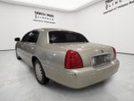 2004 Lincoln Town Car Signature