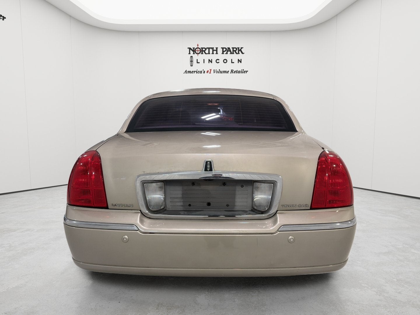 2004 Lincoln Town Car Signature