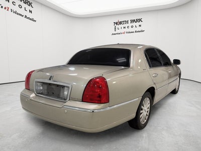 2004 Lincoln Town Car Signature