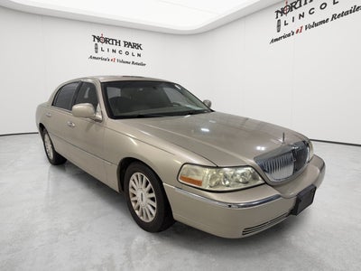 2004 Lincoln Town Car Signature