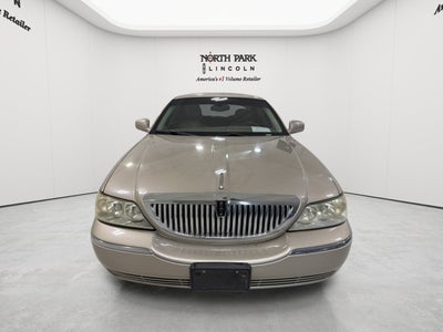 2004 Lincoln Town Car Signature