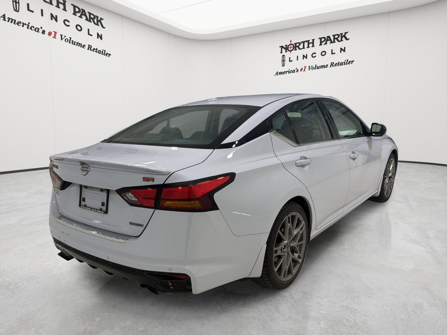 2023 Nissan Altima 2.0 SR