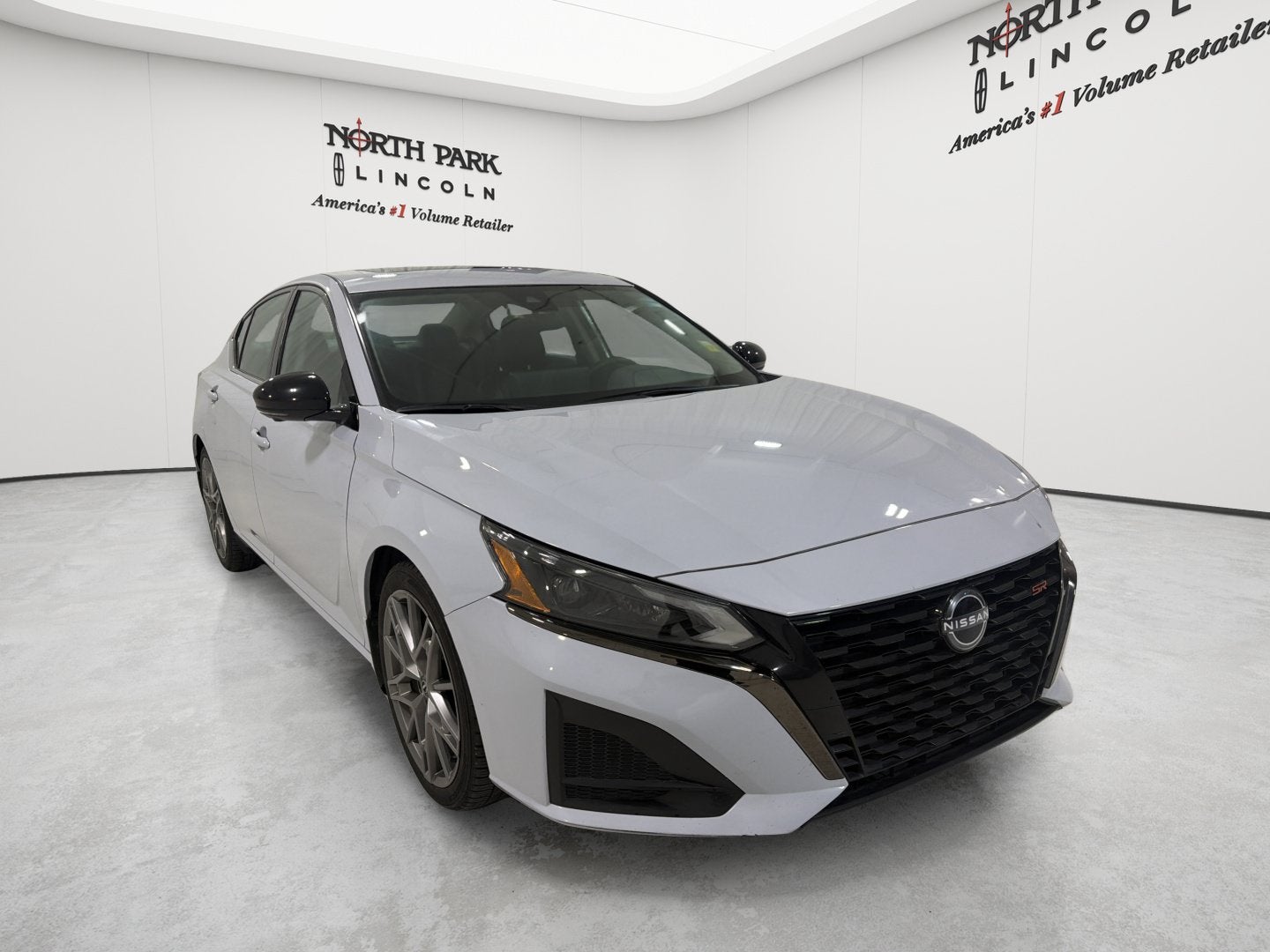 2023 Nissan Altima 2.0 SR
