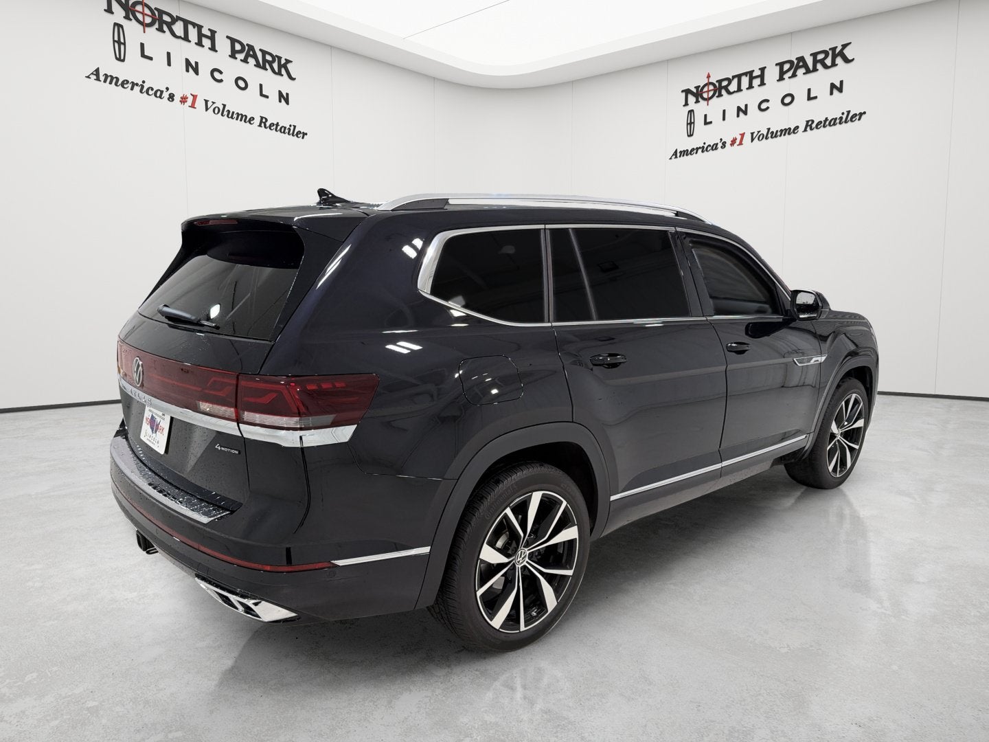2025 Volkswagen Atlas 2.0T SEL Premium R-Line