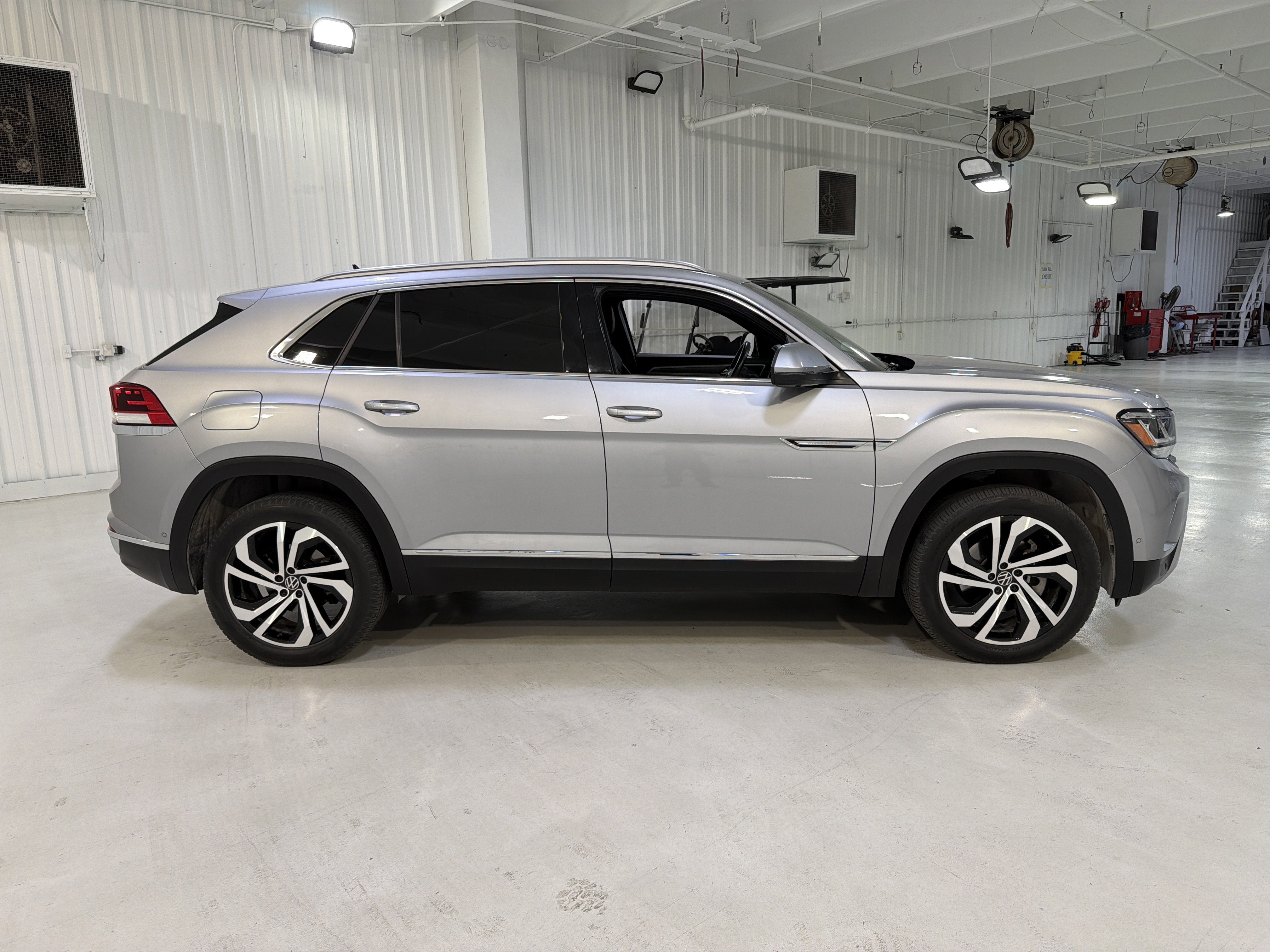 2020 Volkswagen Atlas Cross Sport 3.6L V6 SEL Premium