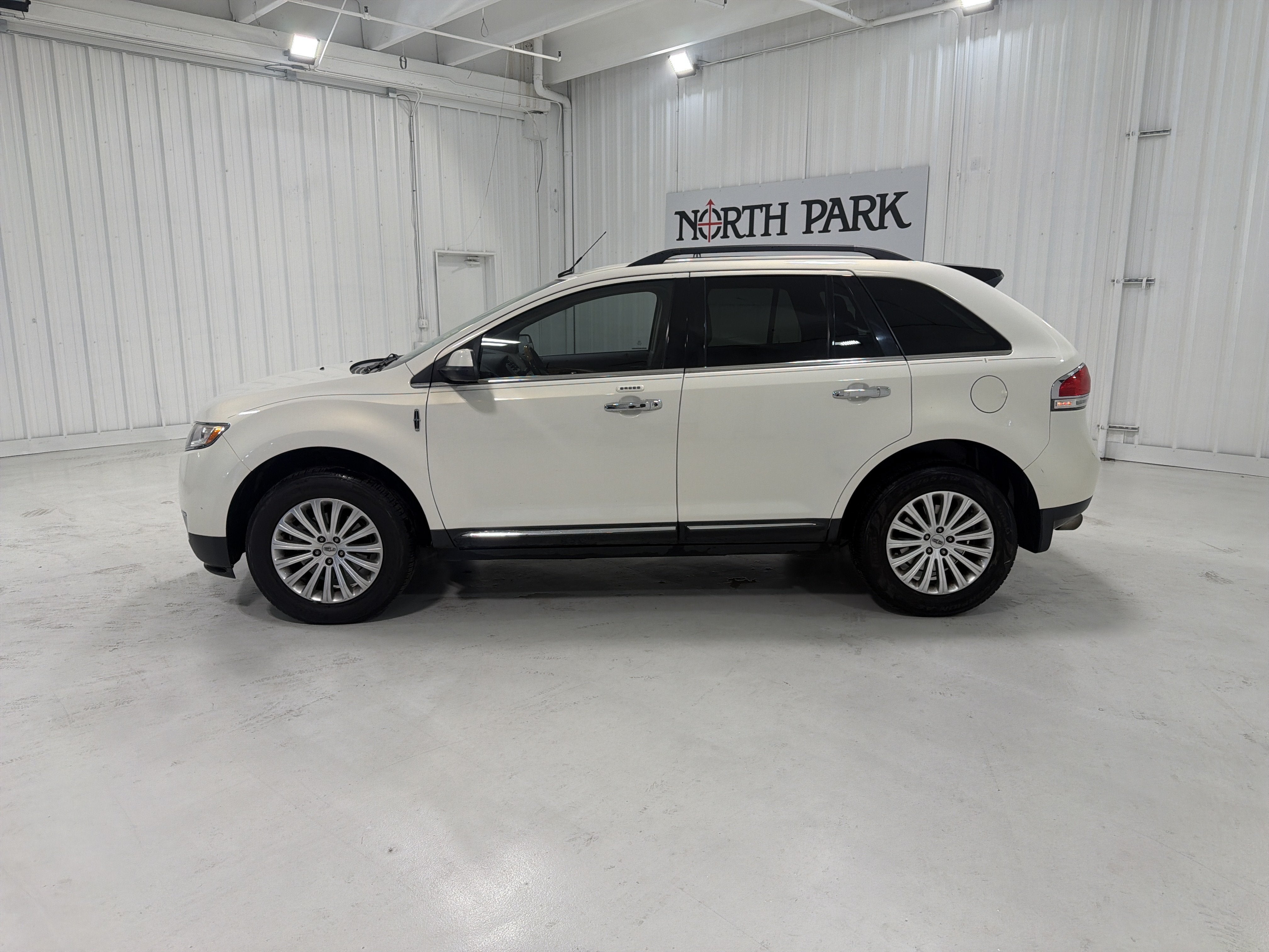 2013 Lincoln MKX Base