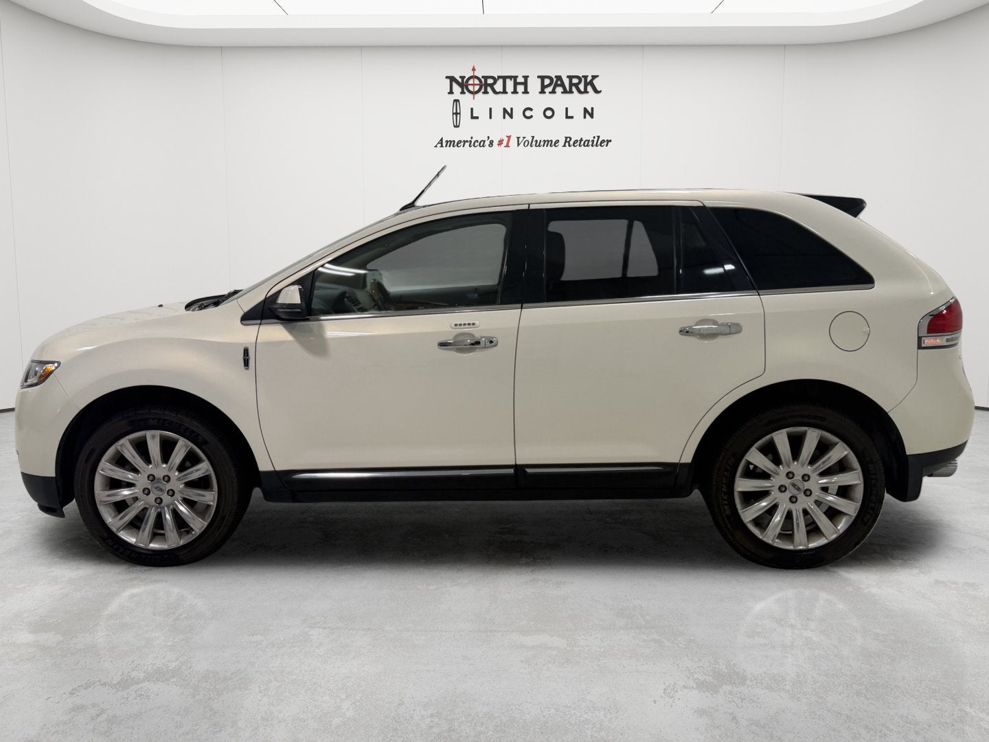 2012 Lincoln MKX Base