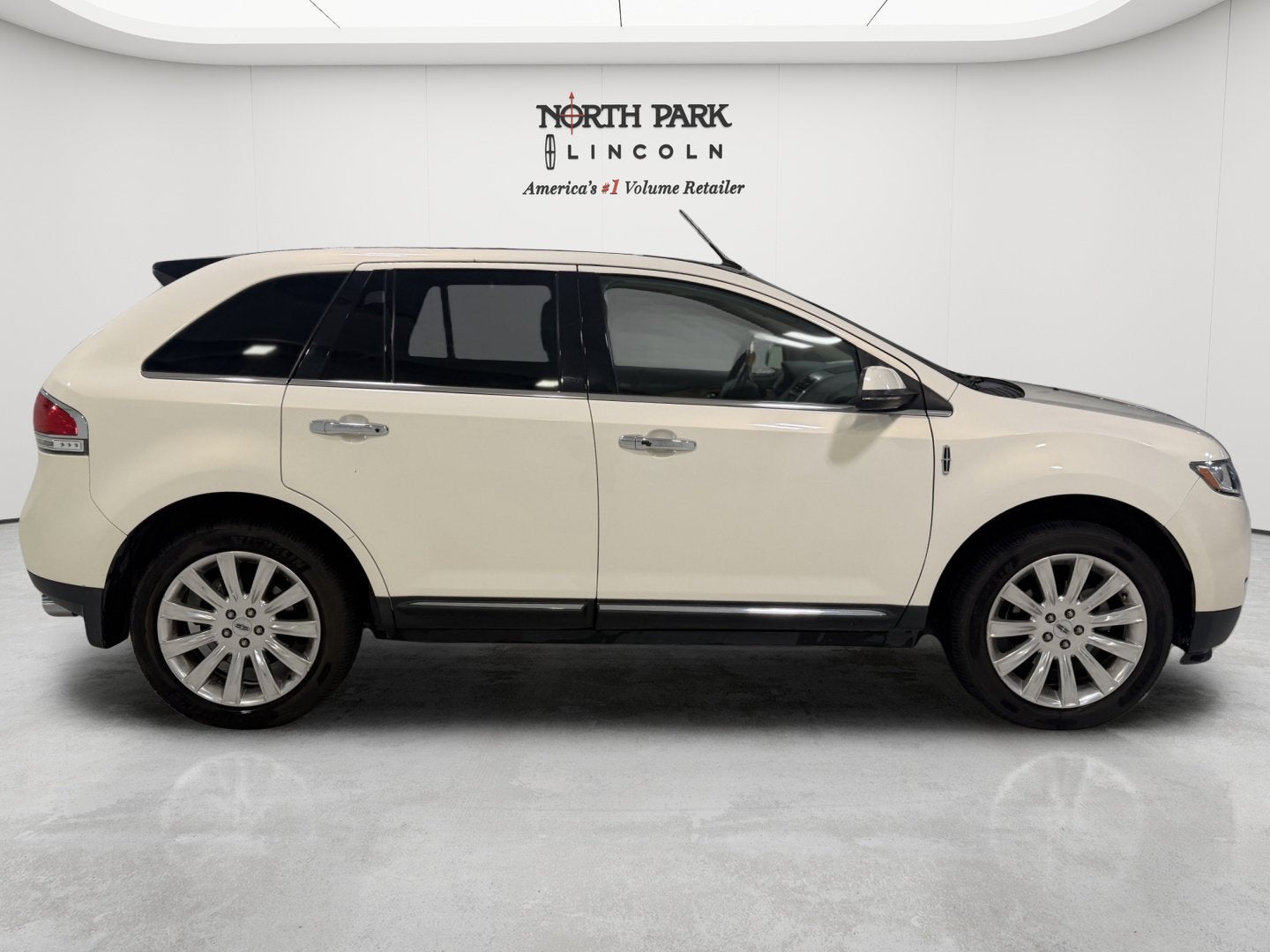 2012 Lincoln MKX Base