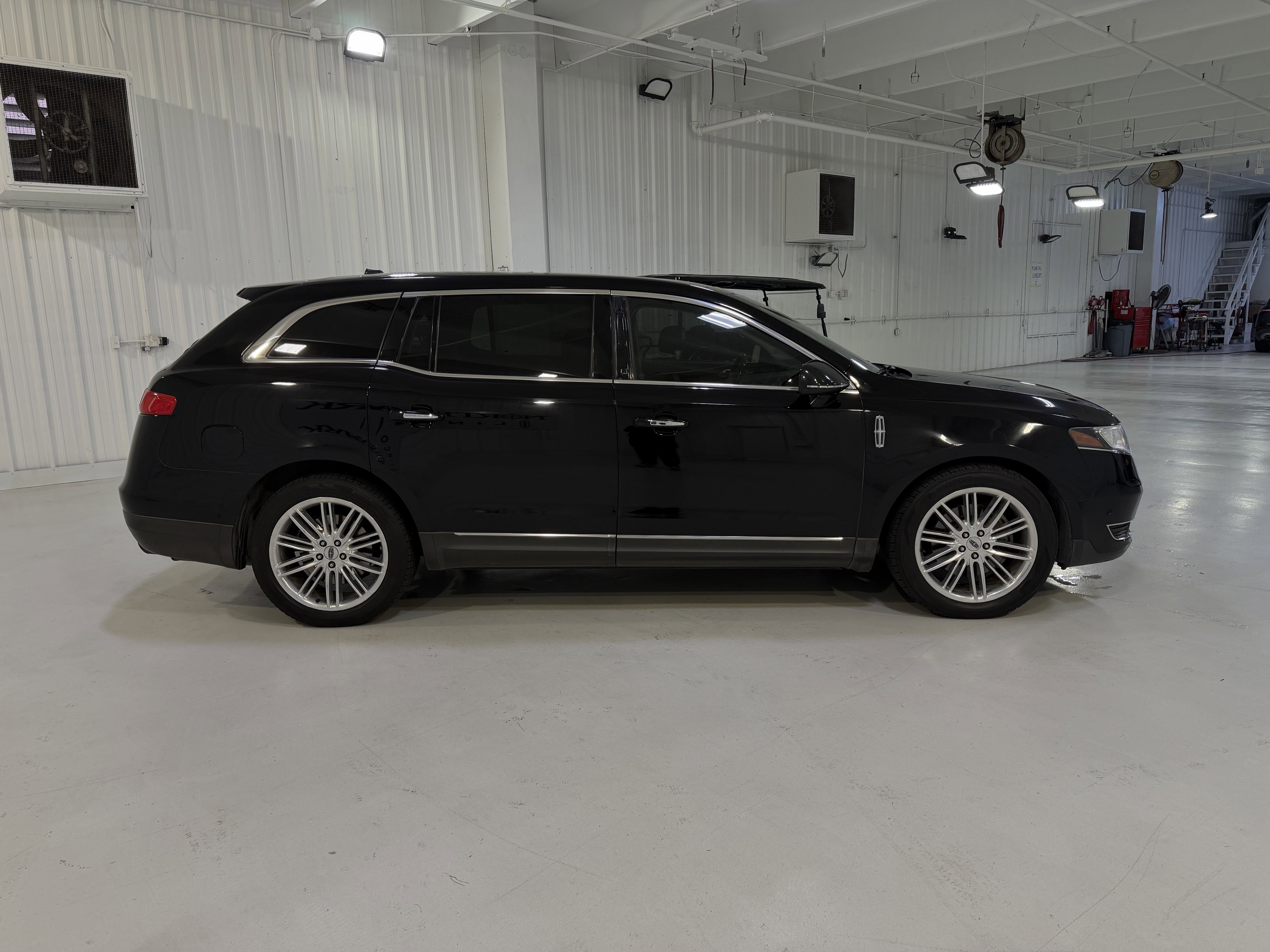 2018 Lincoln MKT Reserve