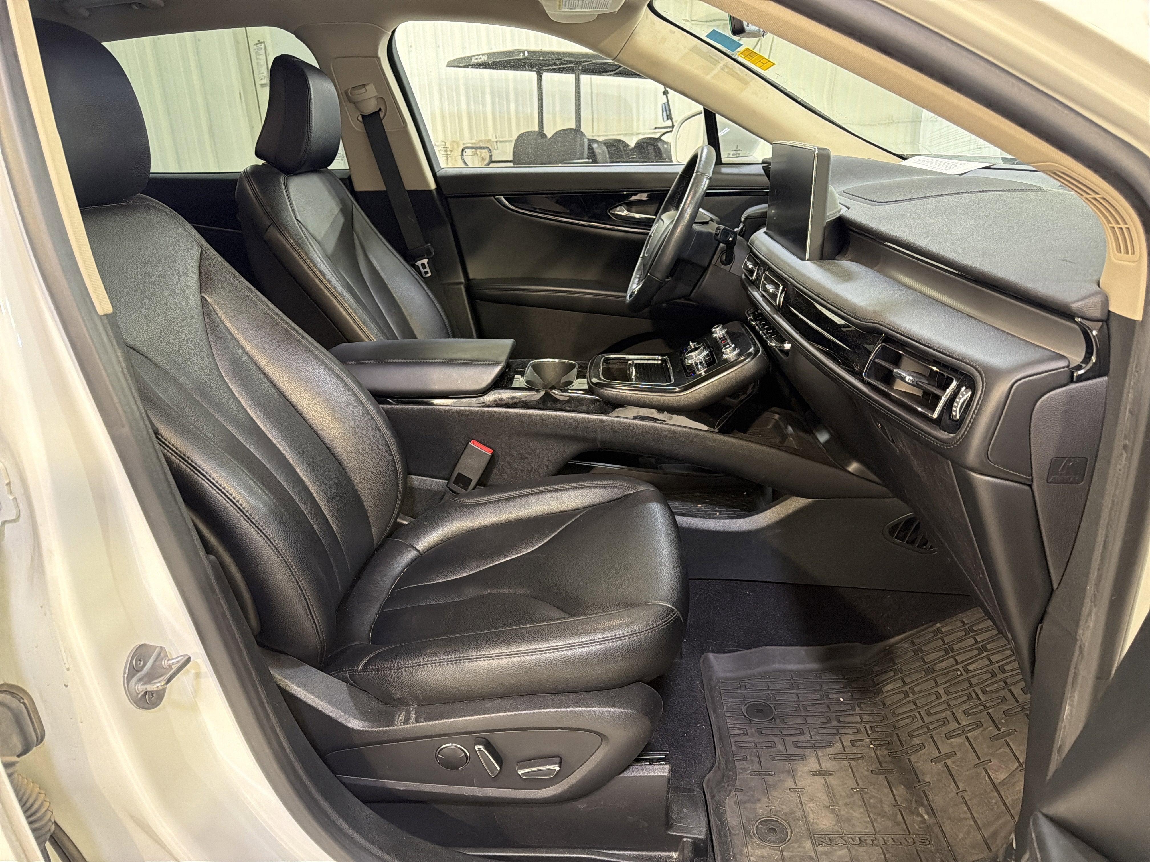 2022 Lincoln Nautilus Standard