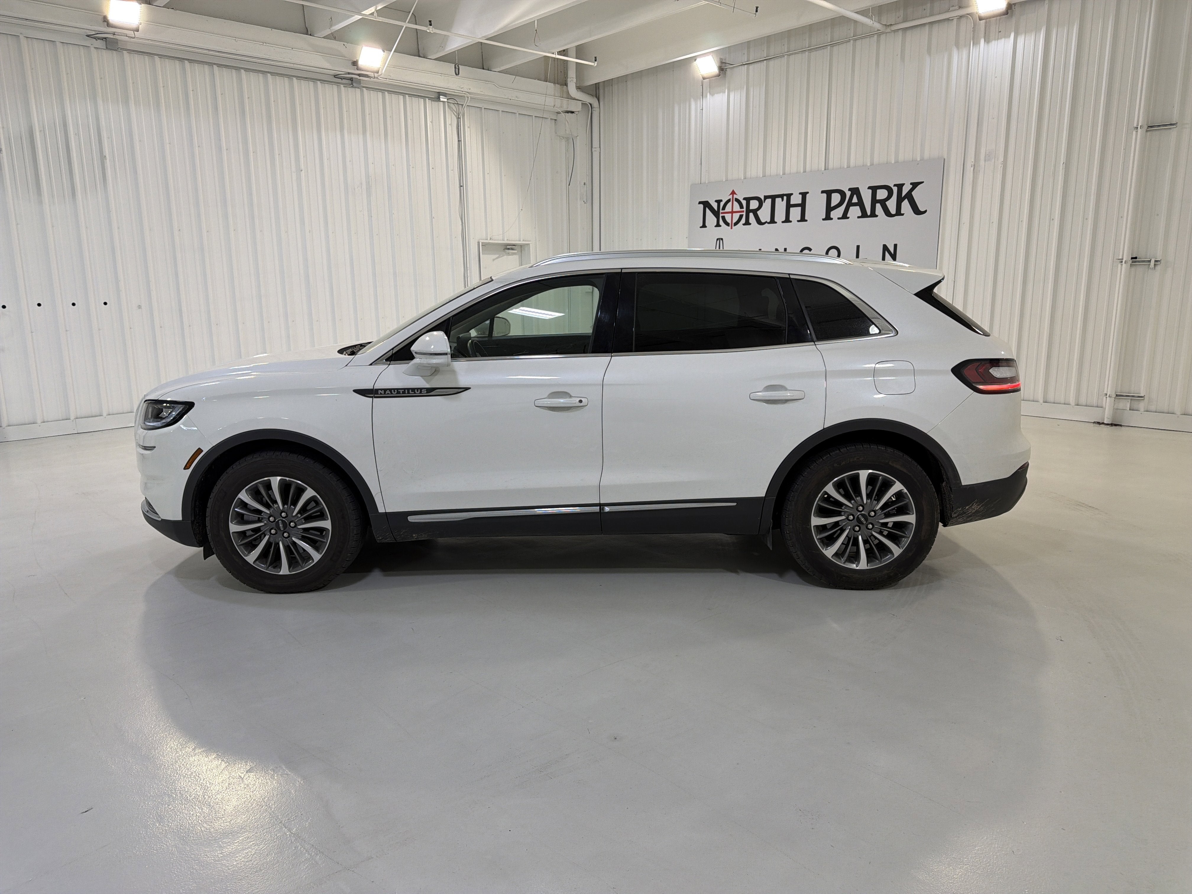 2022 Lincoln Nautilus Standard