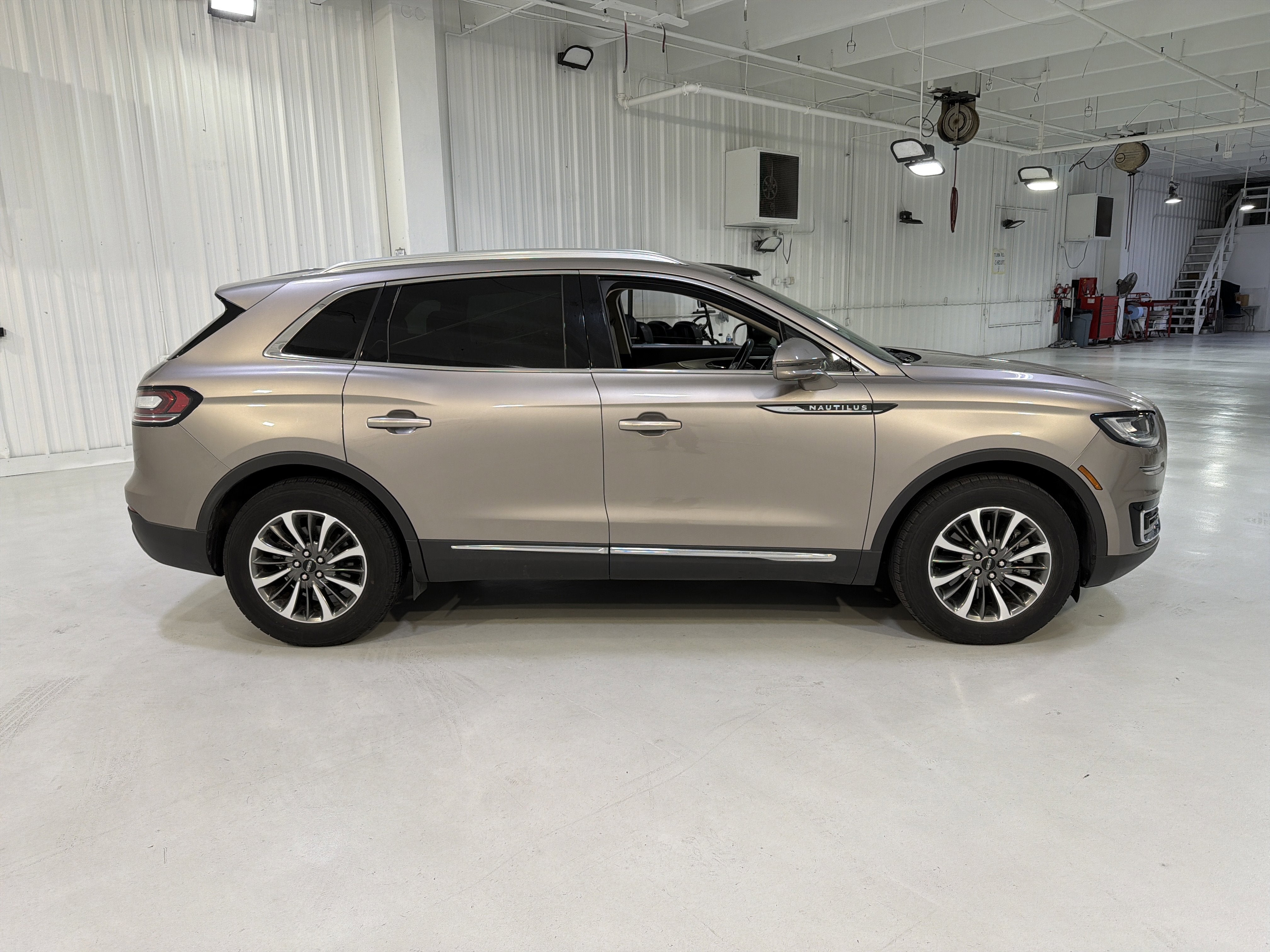 2020 Lincoln Nautilus Standard