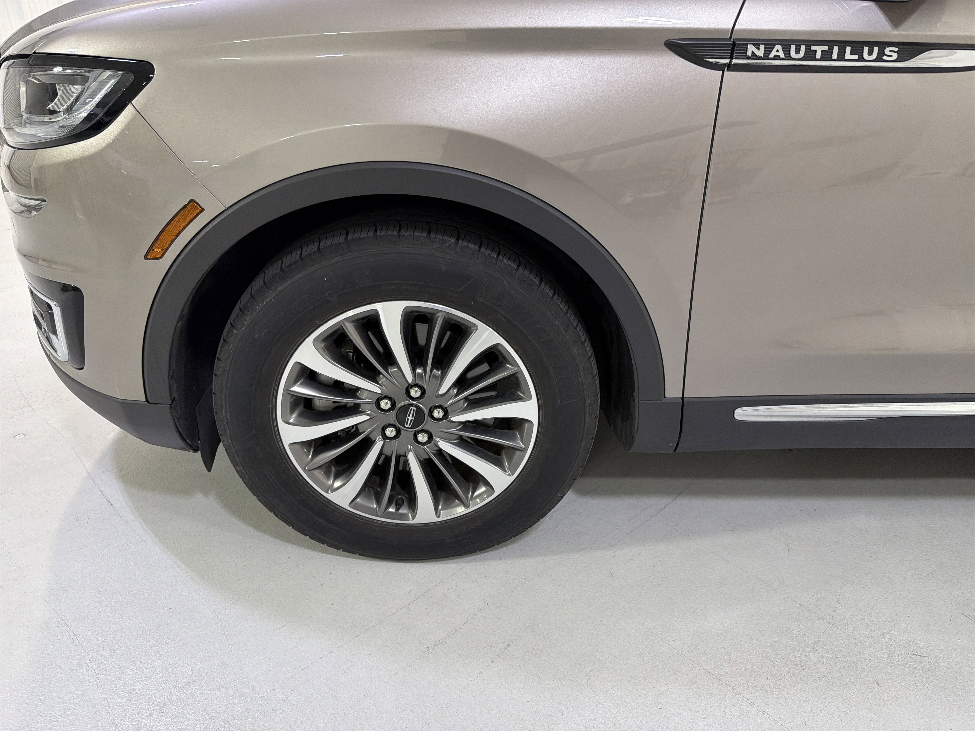 2020 Lincoln Nautilus Standard