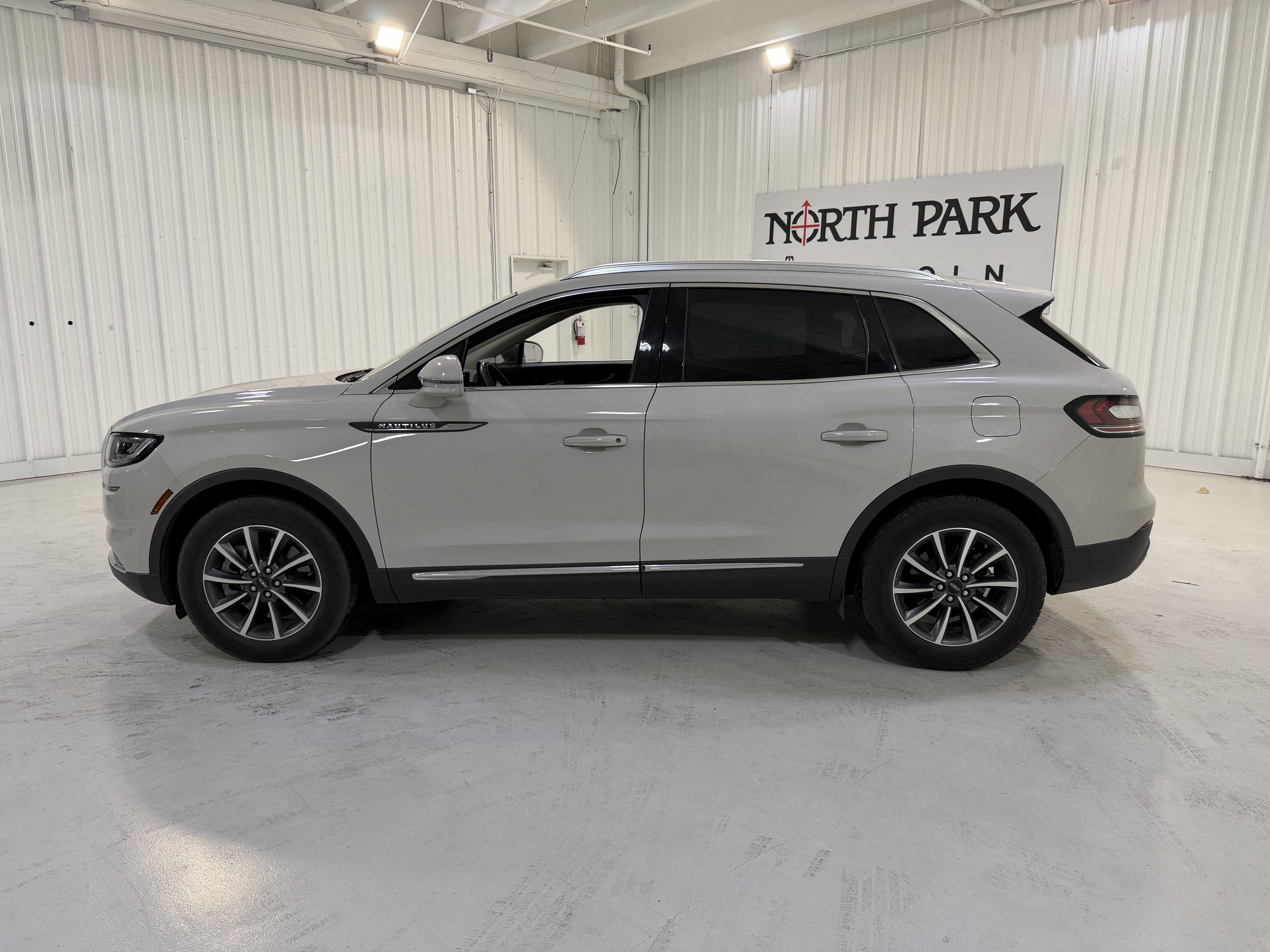 2022 Lincoln Nautilus Standard