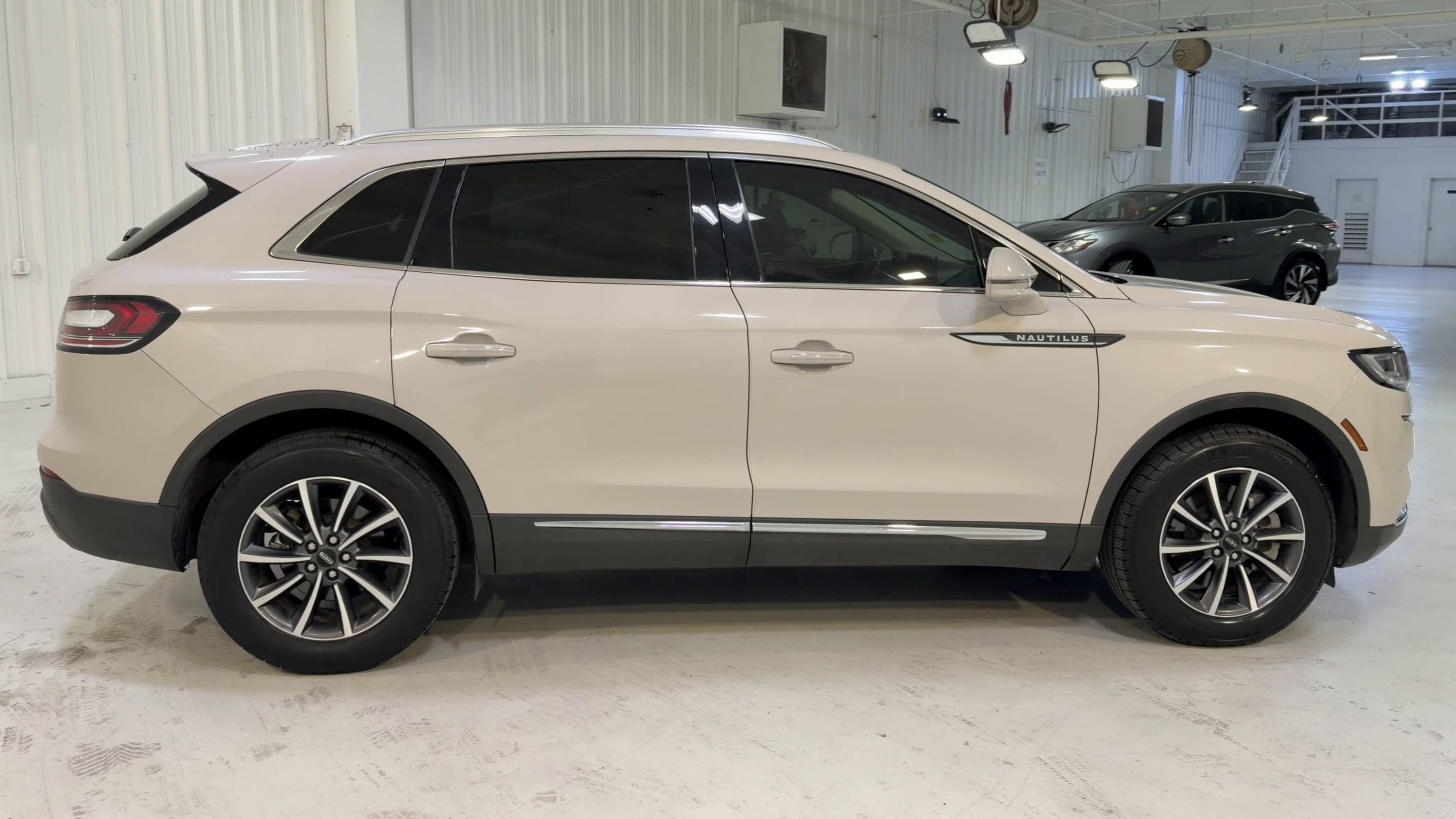 2022 Lincoln Nautilus Standard