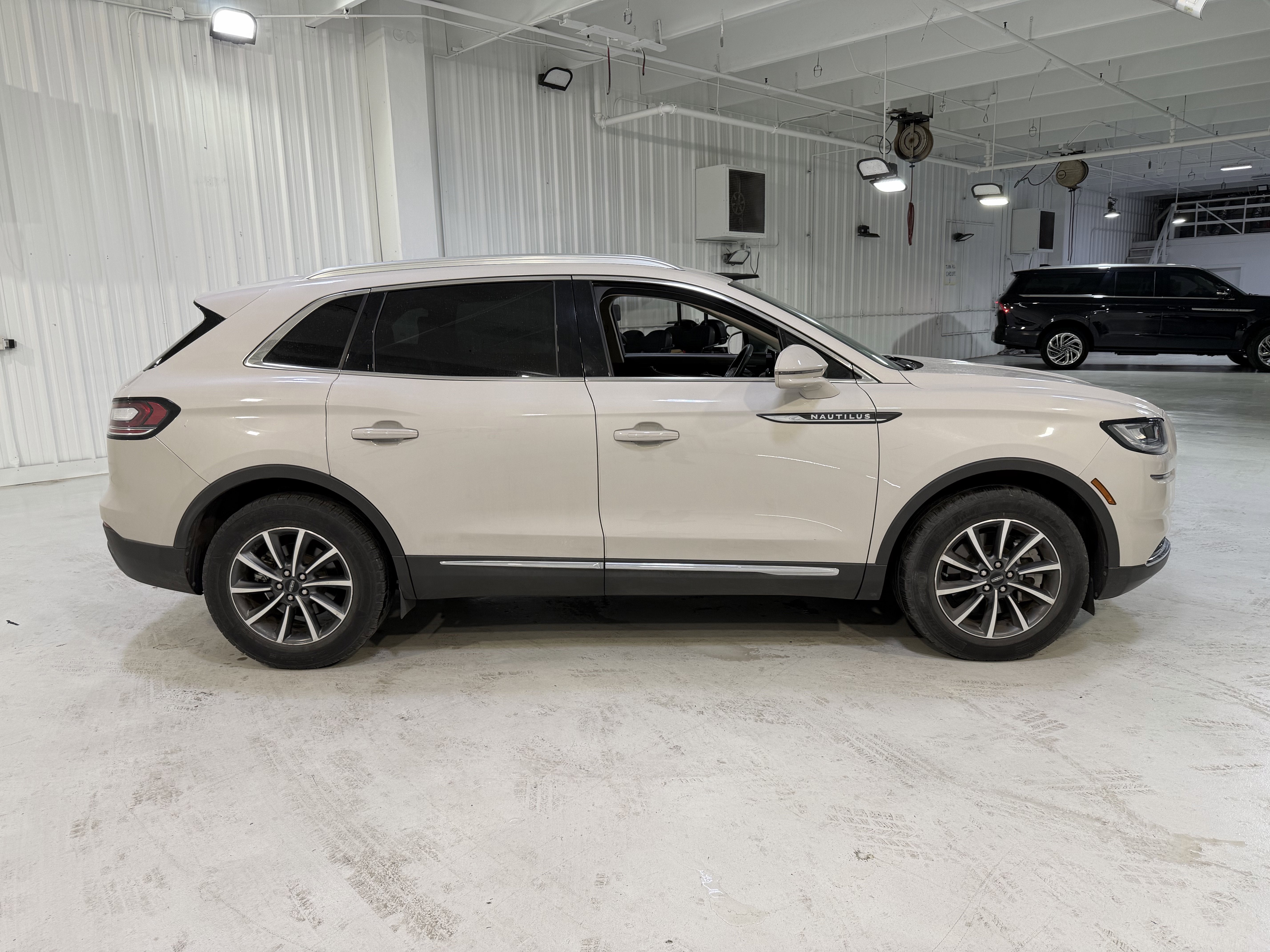 2022 Lincoln Nautilus Standard