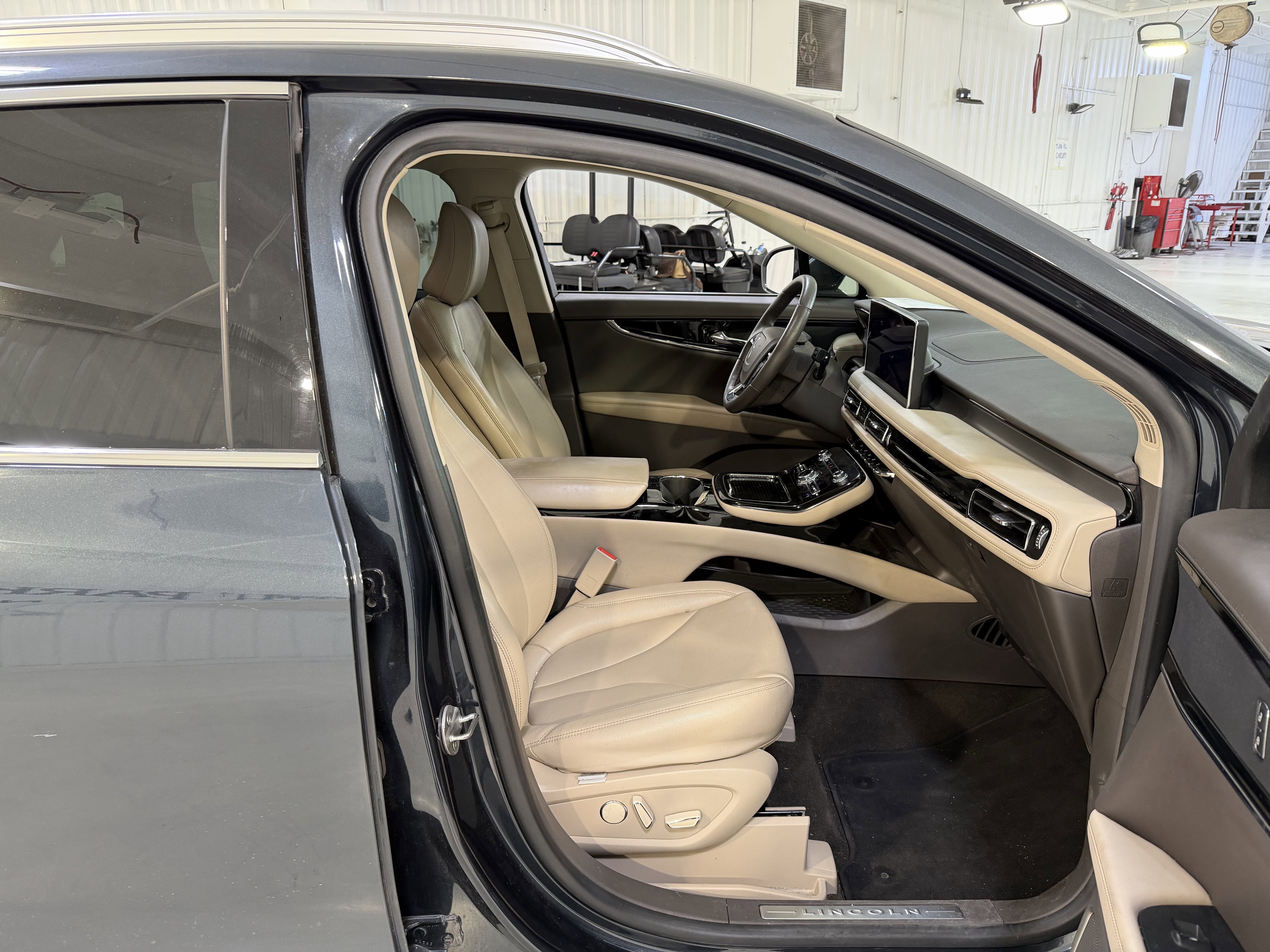 2022 Lincoln Nautilus Standard