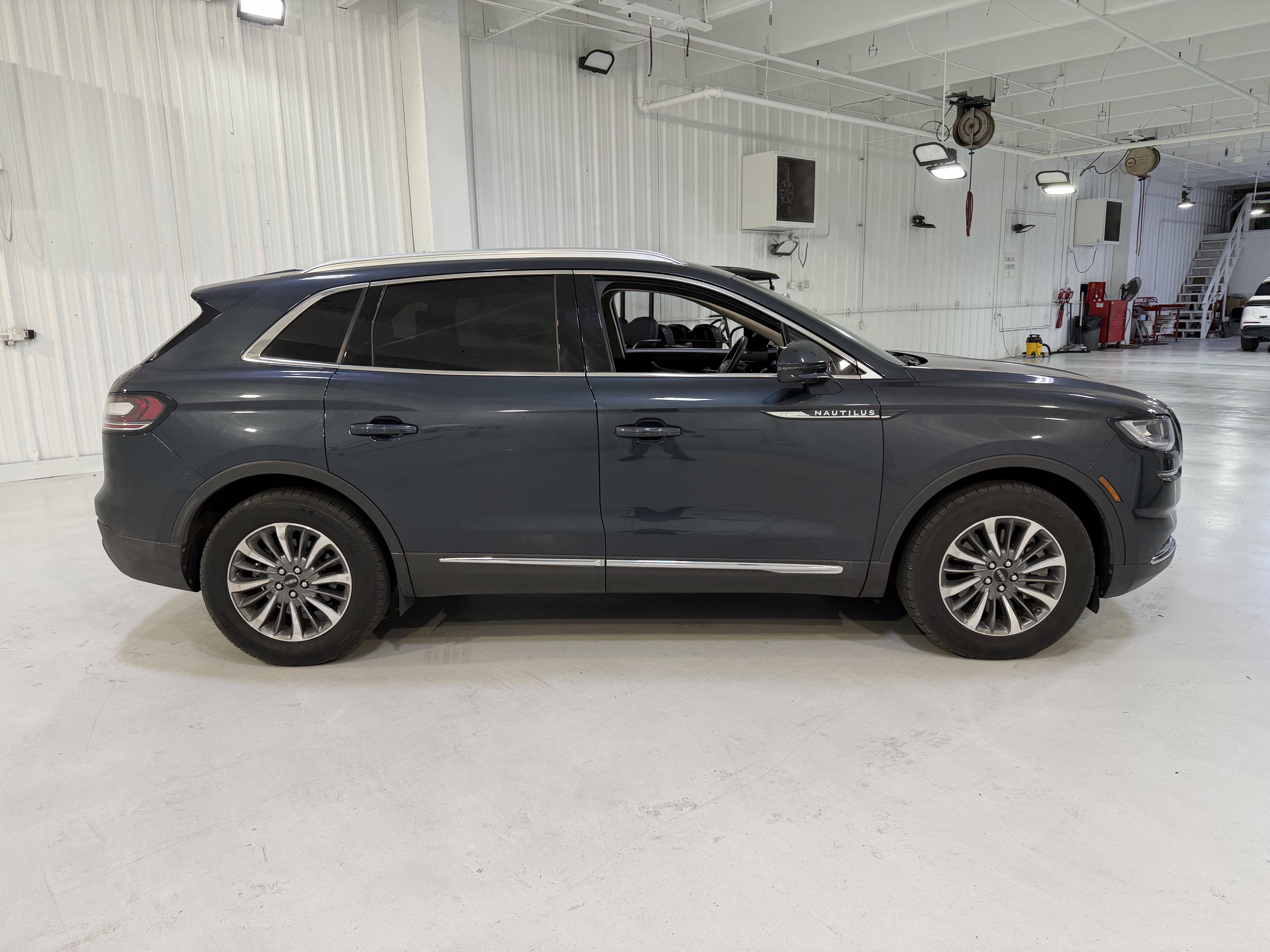 2022 Lincoln Nautilus Standard