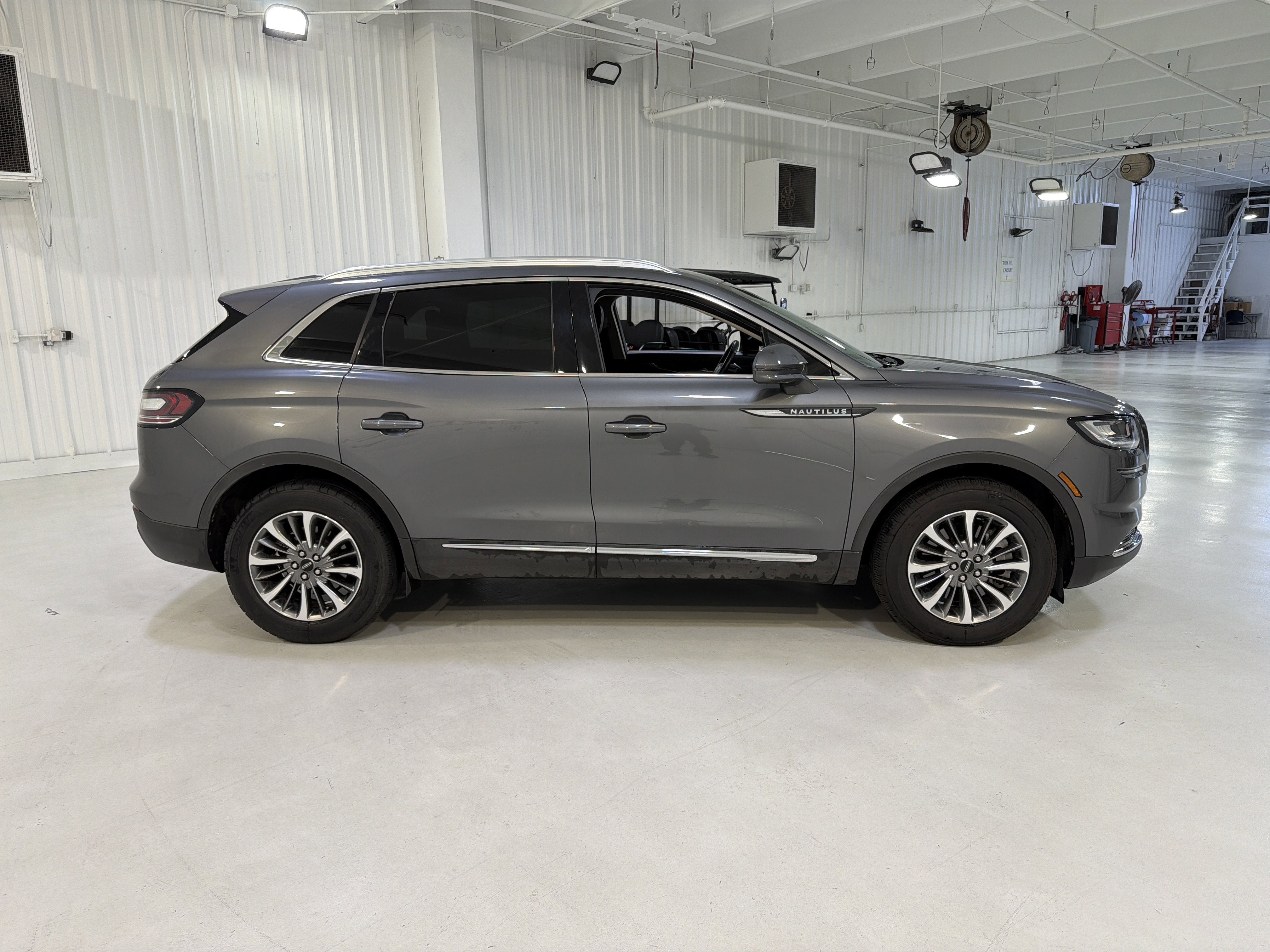 2023 Lincoln Nautilus Standard