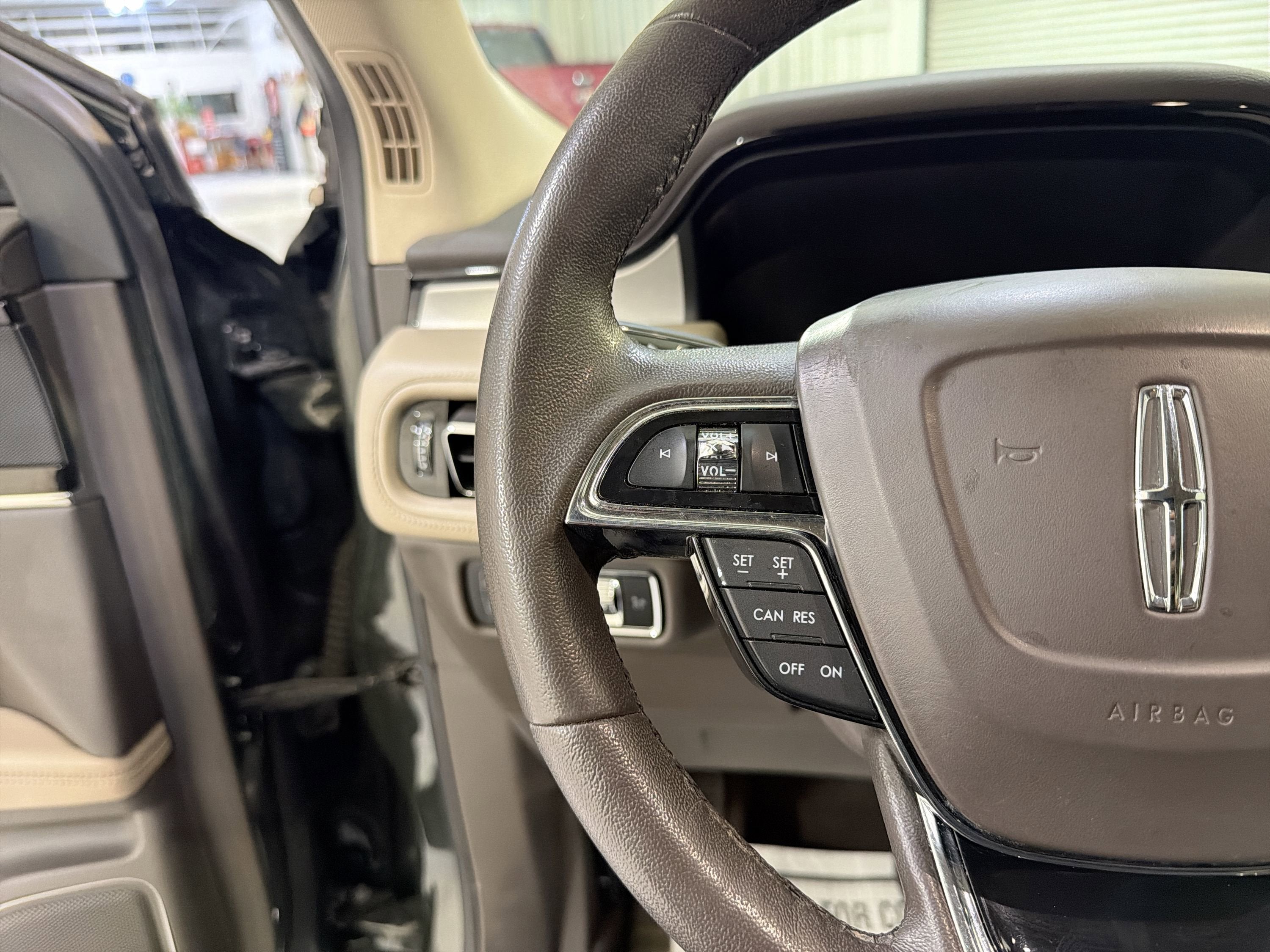 2022 Lincoln Nautilus Standard