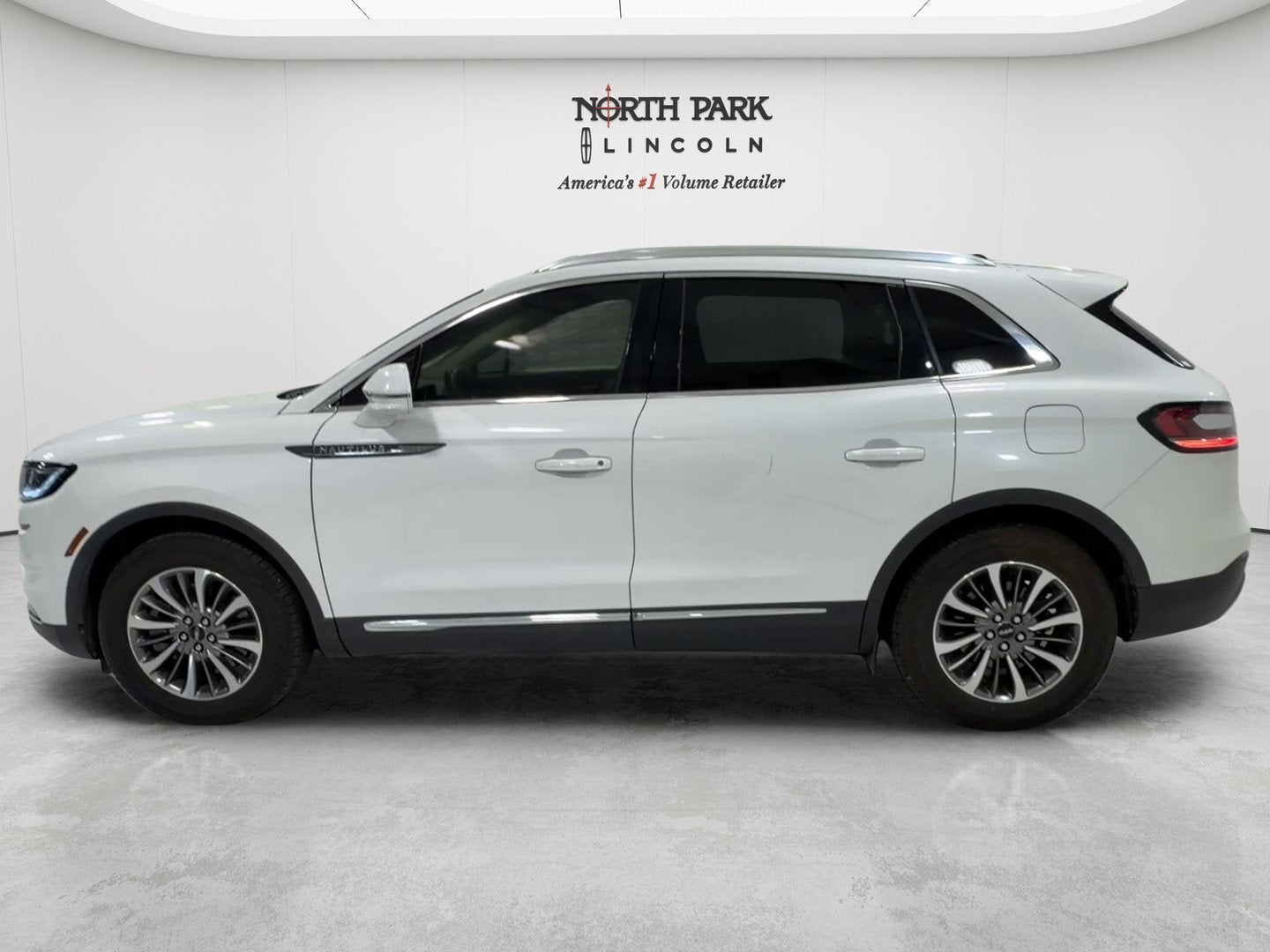 2022 Lincoln Nautilus Standard