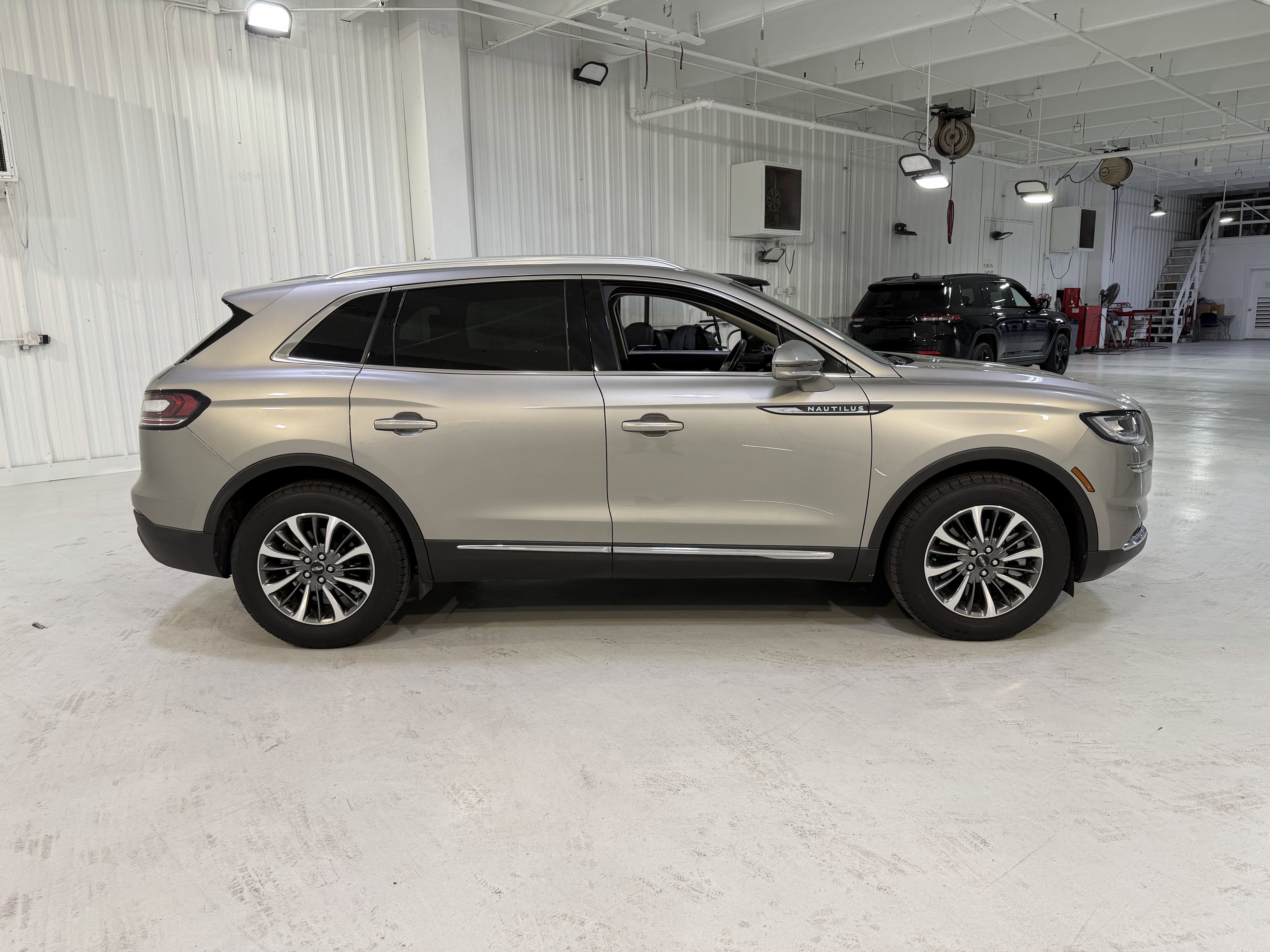 2023 Lincoln Nautilus Standard