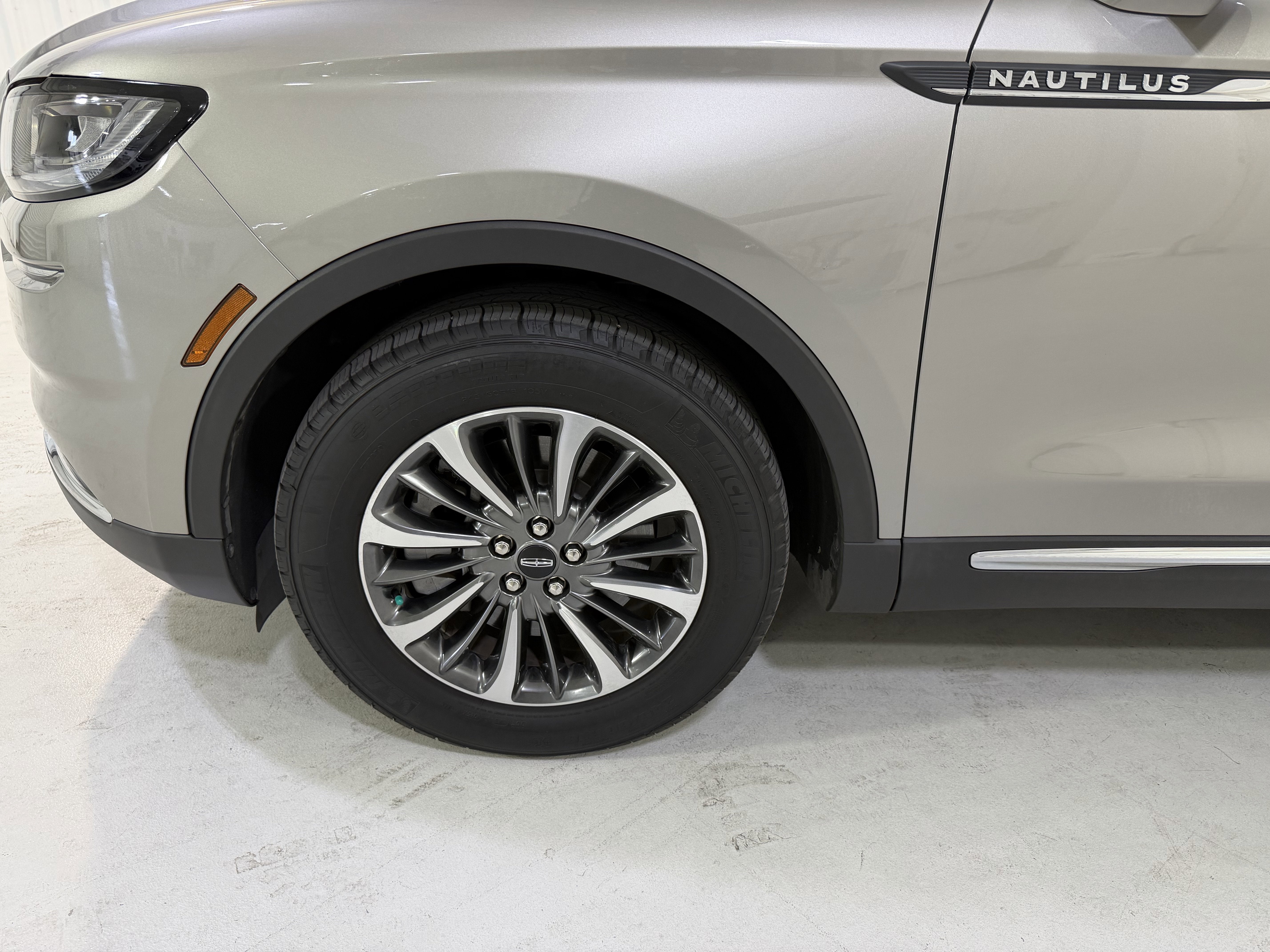 2023 Lincoln Nautilus Standard